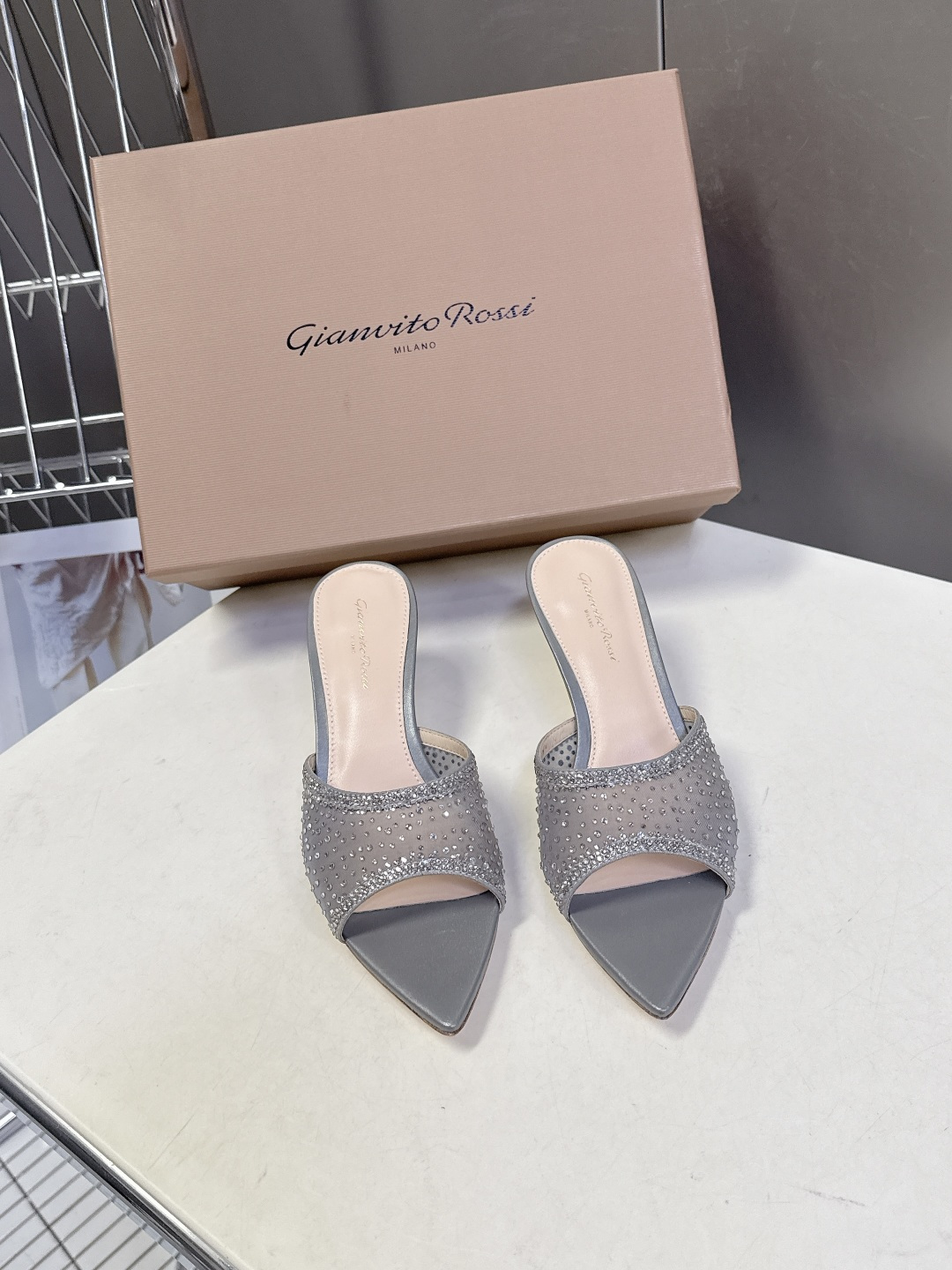 吉安维托·罗西Gianvito rossi 春夏最新款水晶鞋 仙女鞋 超多明星网红种草 鞋面进口高透气网