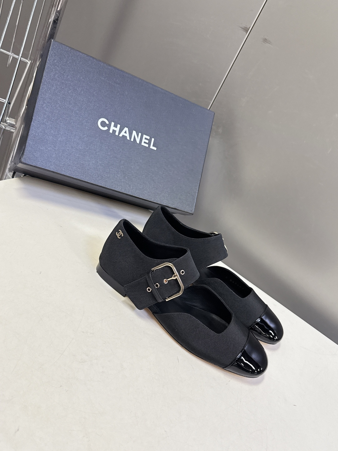 CHANEL香奈儿26C春夏最新款玛丽珍鞋 超多网红时尚博主种草 高级感舒适，配女神们的半身裙 经典的小