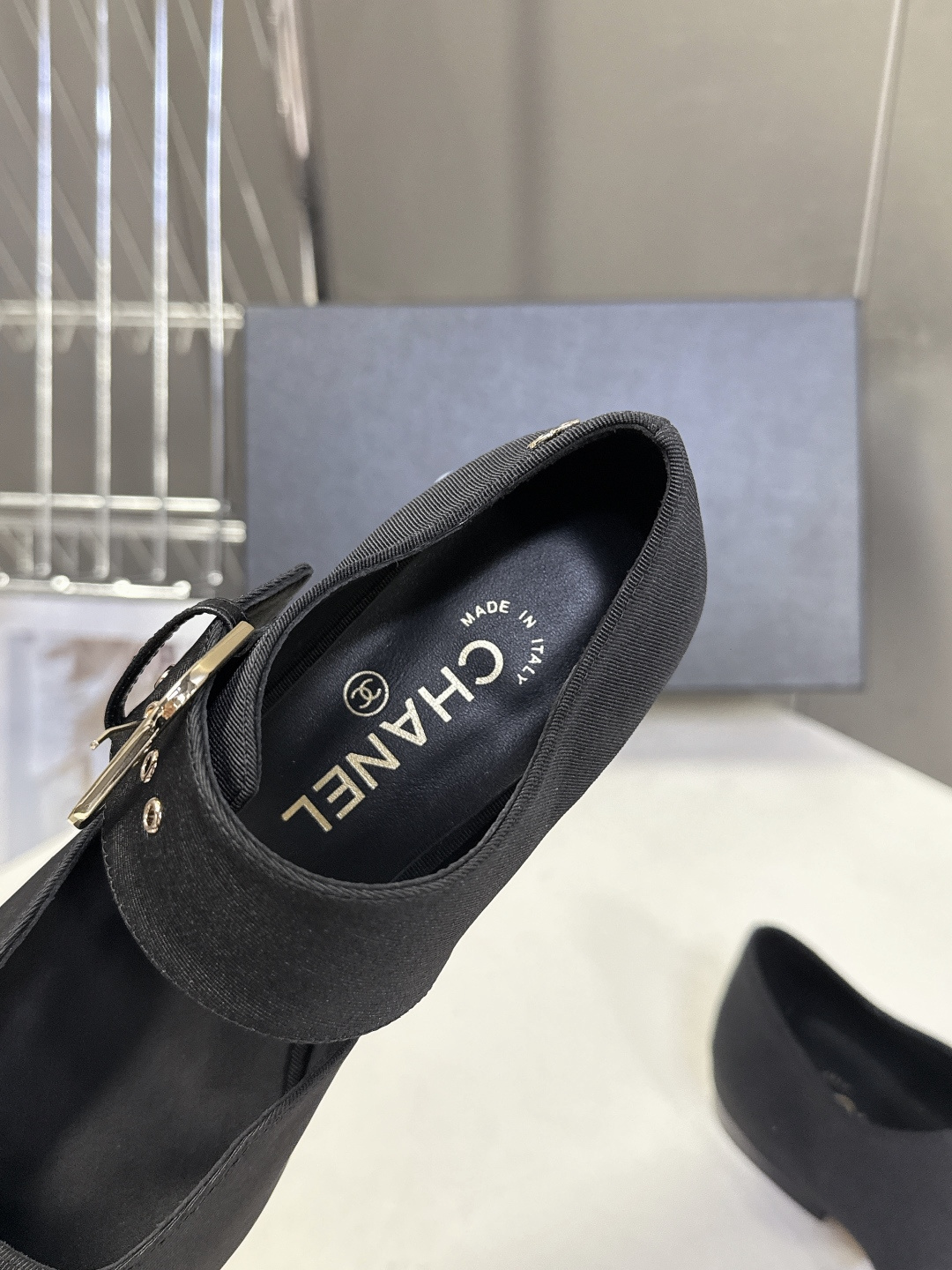CHANEL香奈儿26C春夏最新款玛丽珍鞋 超多网红时尚博主种草 高级感舒适，配女神们的半身裙 经典的小