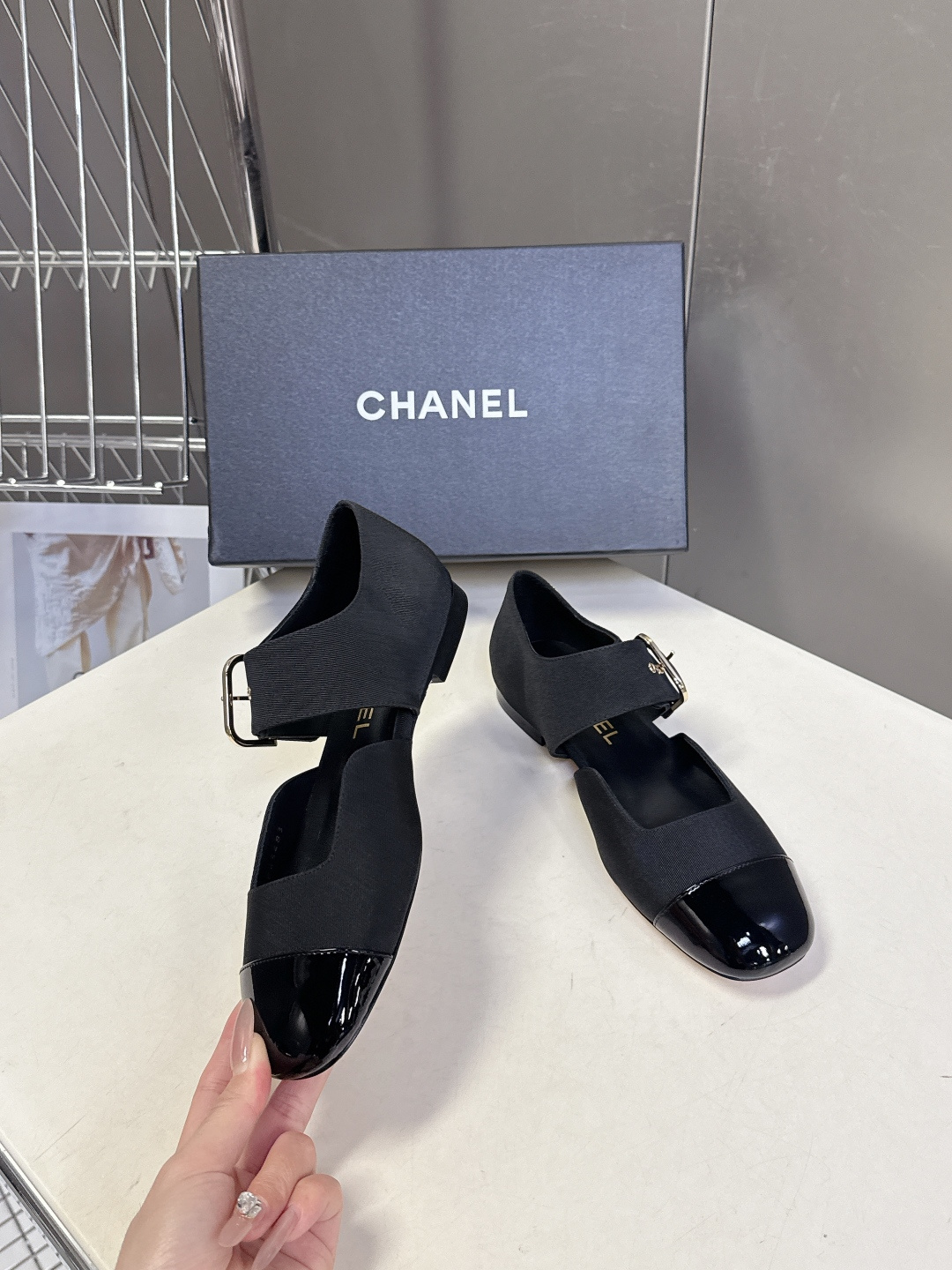 CHANEL香奈儿26C春夏最新款玛丽珍鞋 超多网红时尚博主种草 高级感舒适，配女神们的半身裙 经典的小