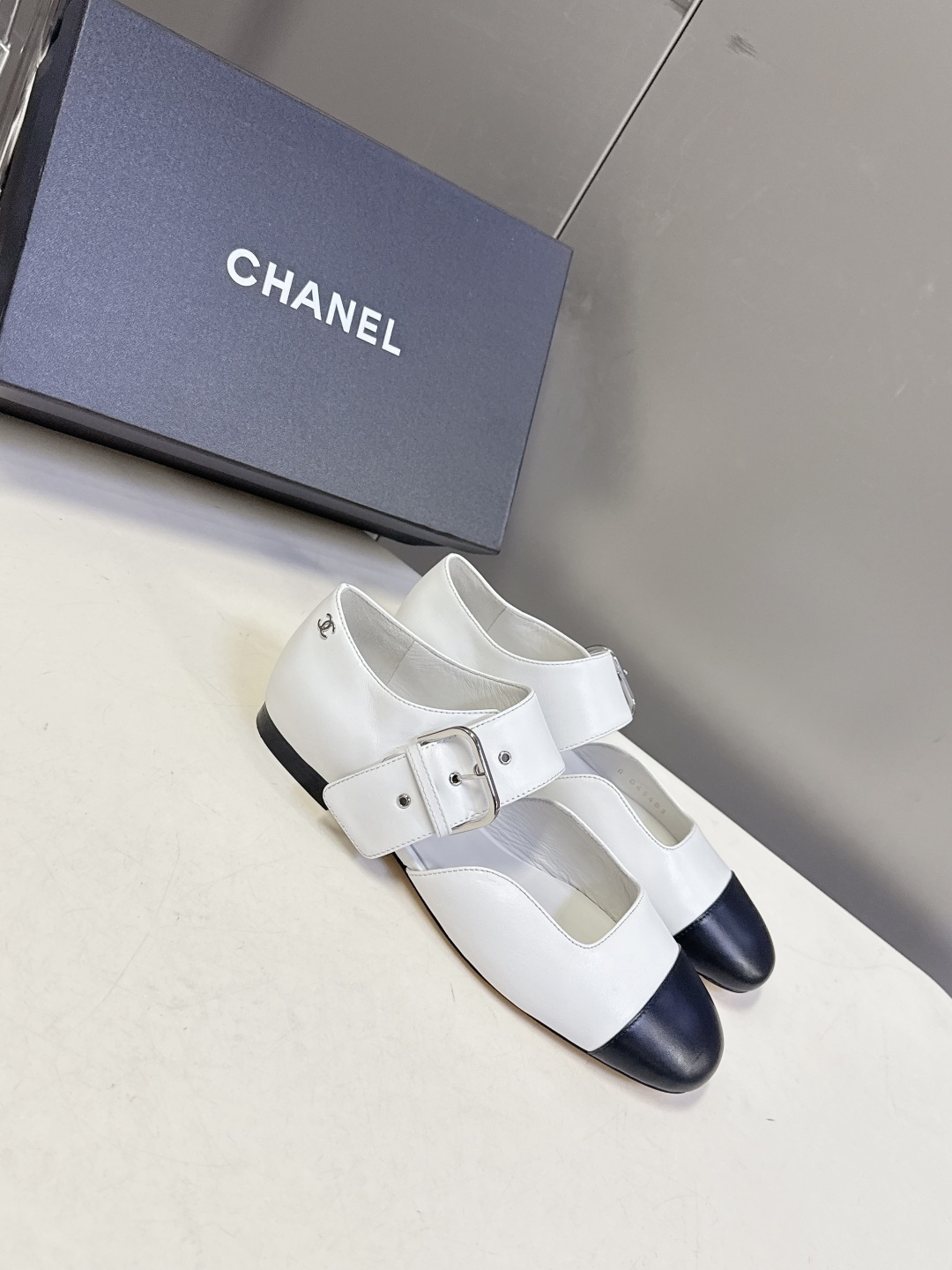 CHANEL香奈儿26C春夏最新款玛丽珍鞋 超多网红时尚博主种草 高级感舒适，配女神们的半身裙 经典的小