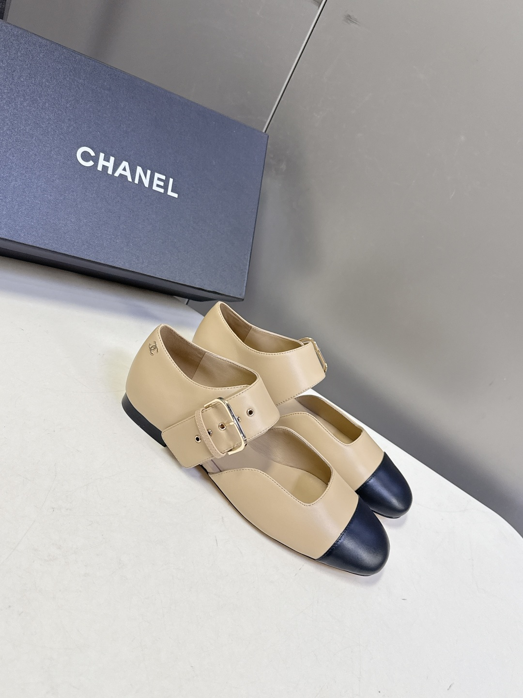 CHANEL香奈儿26C春夏最新款玛丽珍鞋 超多网红时尚博主种草 高级感舒适，配女神们的半身裙 经典的小