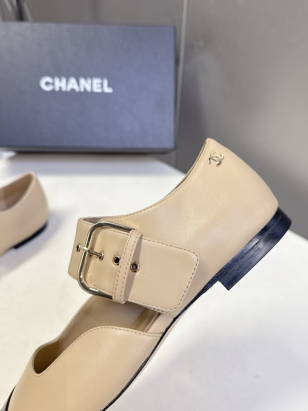 CHANEL香奈儿26C春夏最新款玛丽珍鞋 超多网红时尚博主种草 高级感舒适，配女神们的半身裙 经典的小