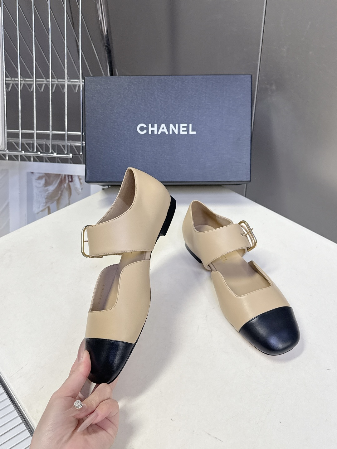 CHANEL香奈儿26C春夏最新款玛丽珍鞋 超多网红时尚博主种草 高级感舒适，配女神们的半身裙 经典的小