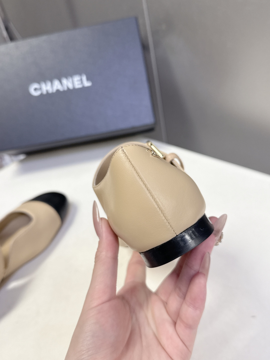 CHANEL香奈儿26C春夏最新款玛丽珍鞋 超多网红时尚博主种草 高级感舒适，配女神们的半身裙 经典的小