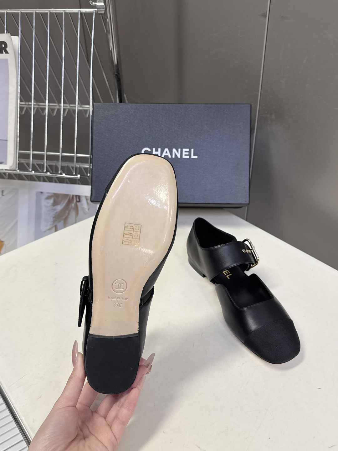 CHANEL香奈儿26C春夏最新款玛丽珍鞋 超多网红时尚博主种草 高级感舒适，配女神们的半身裙 经典的小