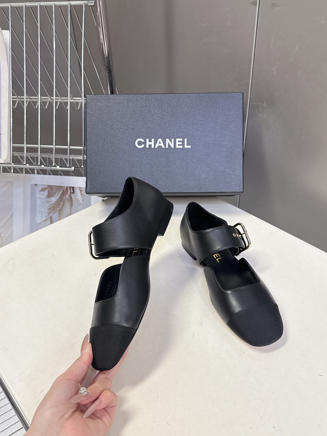 CHANEL香奈儿26C春夏最新款玛丽珍鞋 超多网红时尚博主种草 高级感舒适，配女神们的半身裙 经典的小