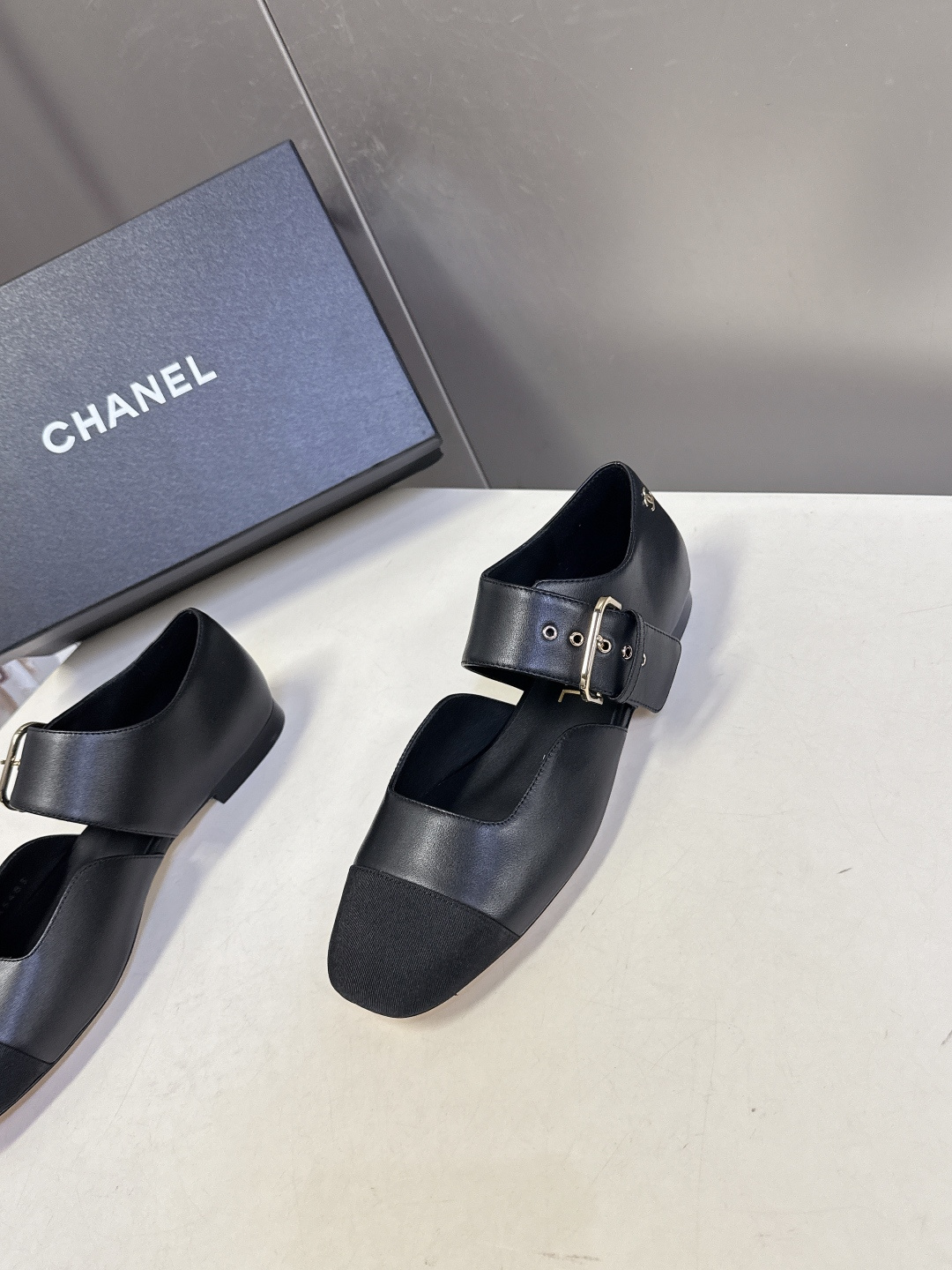 CHANEL香奈儿26C春夏最新款玛丽珍鞋 超多网红时尚博主种草 高级感舒适，配女神们的半身裙 经典的小