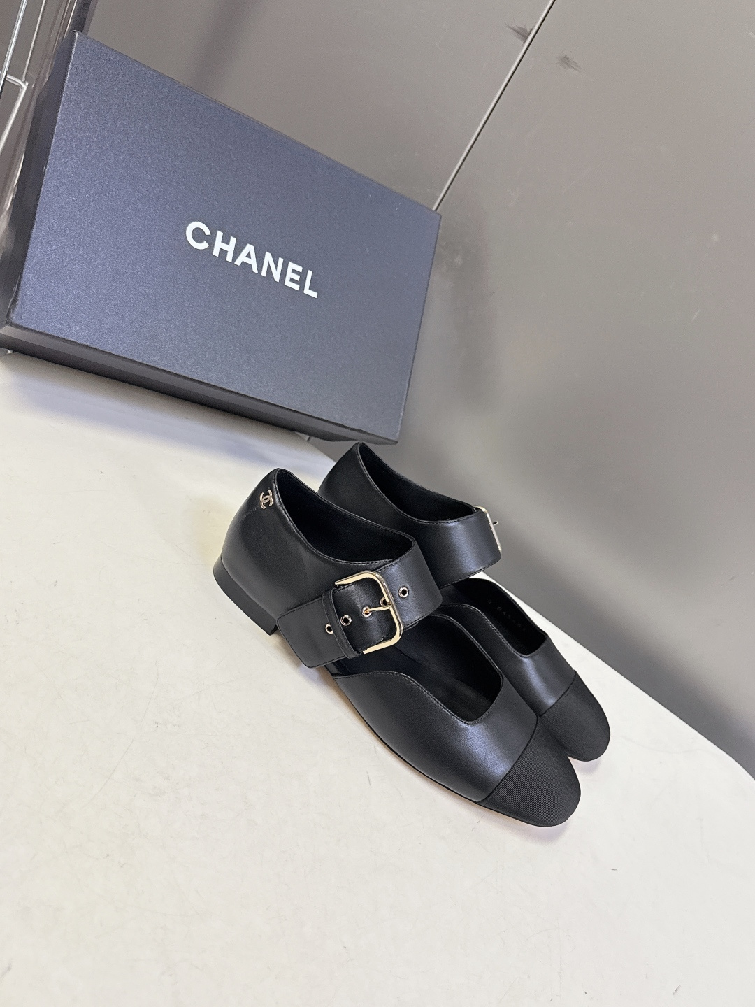 CHANEL香奈儿26C春夏最新款玛丽珍鞋 超多网红时尚博主种草 高级感舒适，配女神们的半身裙 经典的小