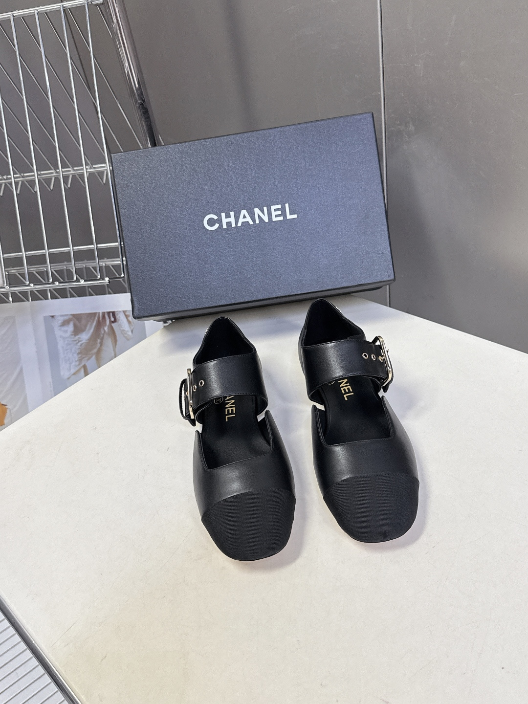 CHANEL香奈儿26C春夏最新款玛丽珍鞋 超多网红时尚博主种草 高级感舒适，配女神们的半身裙 经典的小