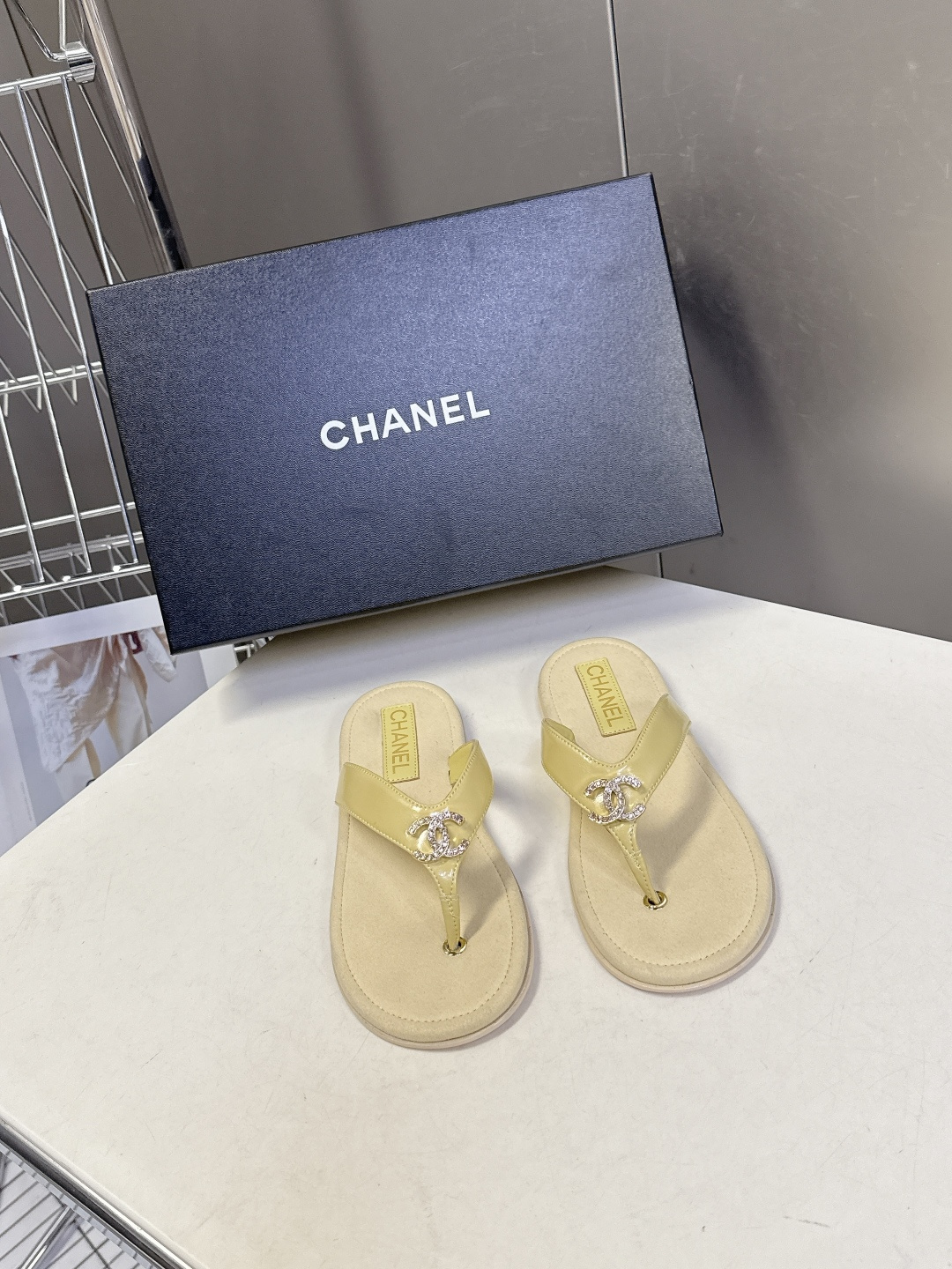 CHANEL香奈儿春夏2026新品 双C人字拖 超多明星时尚博主种草 夏天必备 大爆款‼️已经被它的美貌