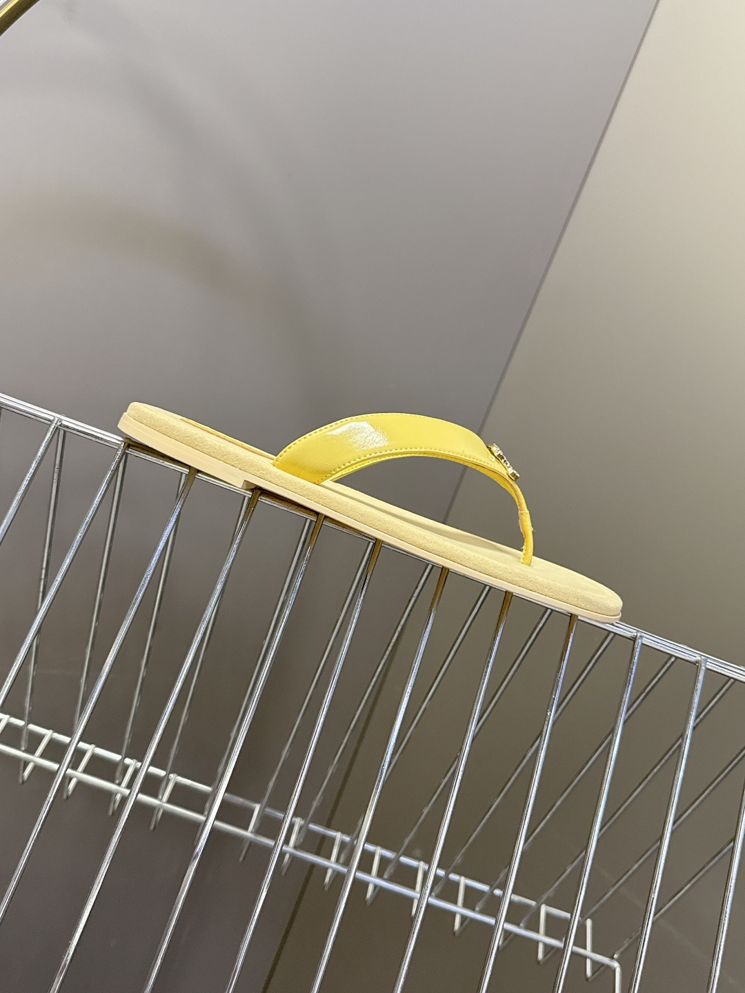 CHANEL香奈儿春夏2026新品 双C人字拖 超多明星时尚博主种草 夏天必备 大爆款‼️已经被它的美貌