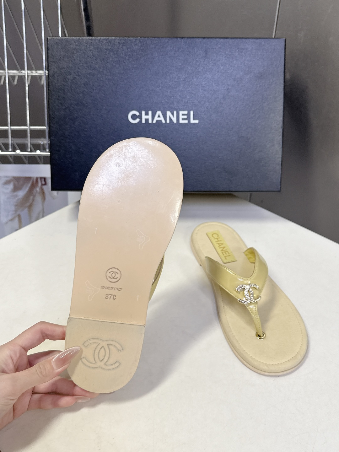 CHANEL香奈儿春夏2026新品 双C人字拖 超多明星时尚博主种草 夏天必备 大爆款‼️已经被它的美貌