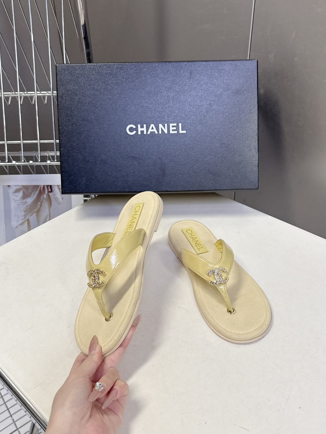 CHANEL香奈儿春夏2026新品 双C人字拖 超多明星时尚博主种草 夏天必备 大爆款‼️已经被它的美貌