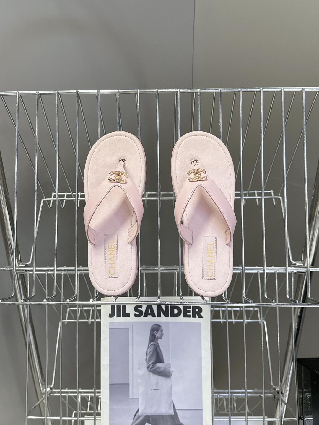 CHANEL香奈儿春夏2026新品 双C人字拖 超多明星时尚博主种草 夏天必备 大爆款‼️已经被它的美貌