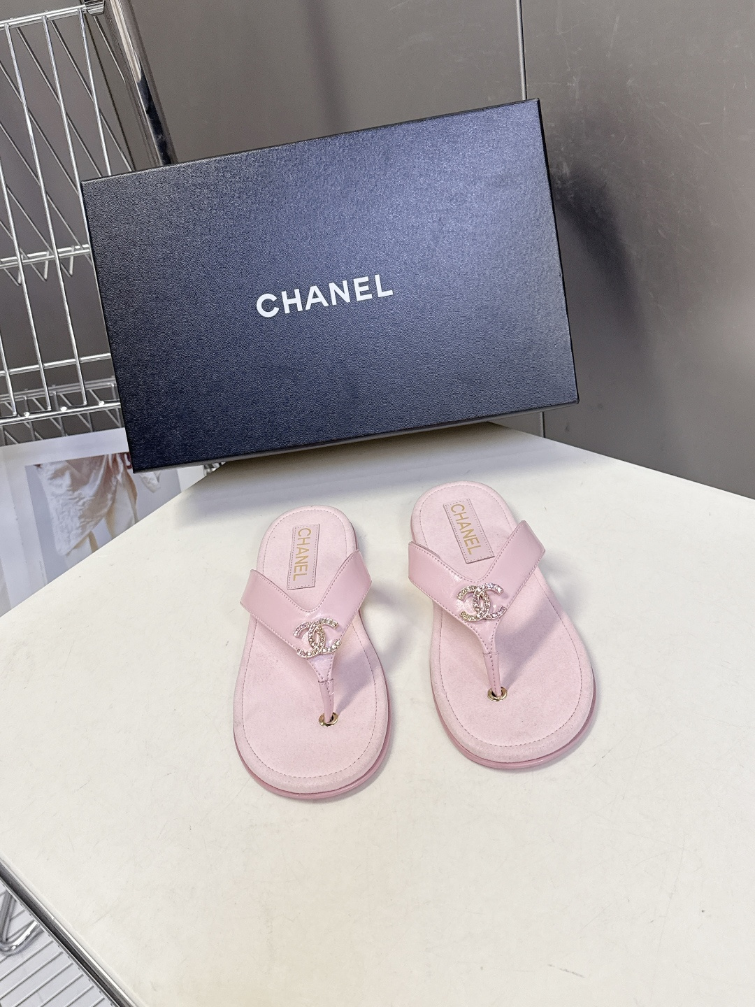 CHANEL香奈儿春夏2026新品 双C人字拖 超多明星时尚博主种草 夏天必备 大爆款‼️已经被它的美貌