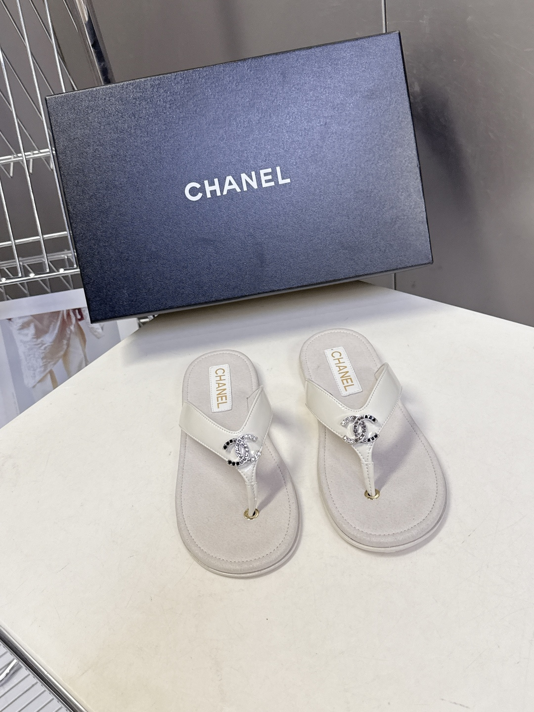 CHANEL香奈儿春夏2026新品 双C人字拖 超多明星时尚博主种草 夏天必备 大爆款‼️已经被它的美貌