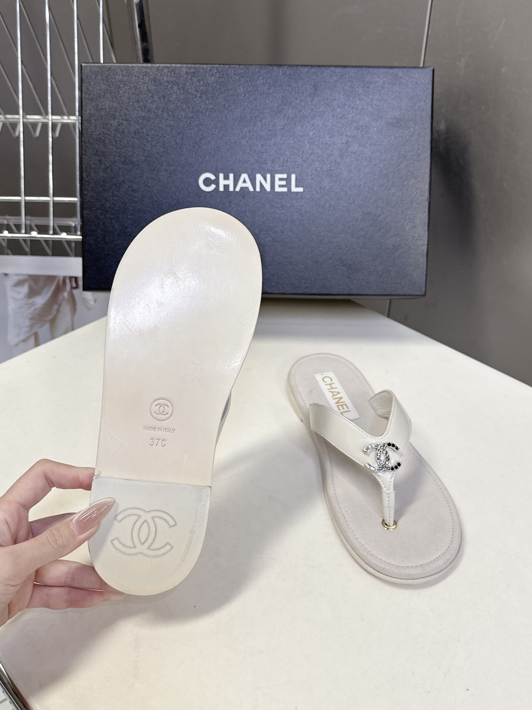 CHANEL香奈儿春夏2026新品 双C人字拖 超多明星时尚博主种草 夏天必备 大爆款‼️已经被它的美貌