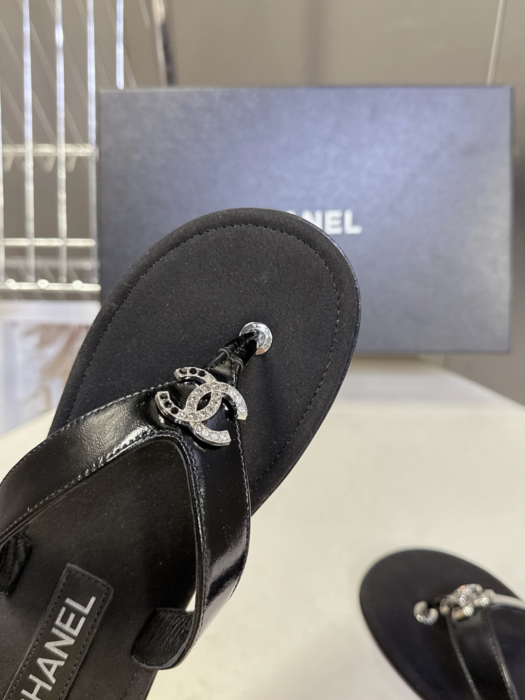 CHANEL香奈儿春夏2026新品 双C人字拖 超多明星时尚博主种草 夏天必备 大爆款‼️已经被它的美貌