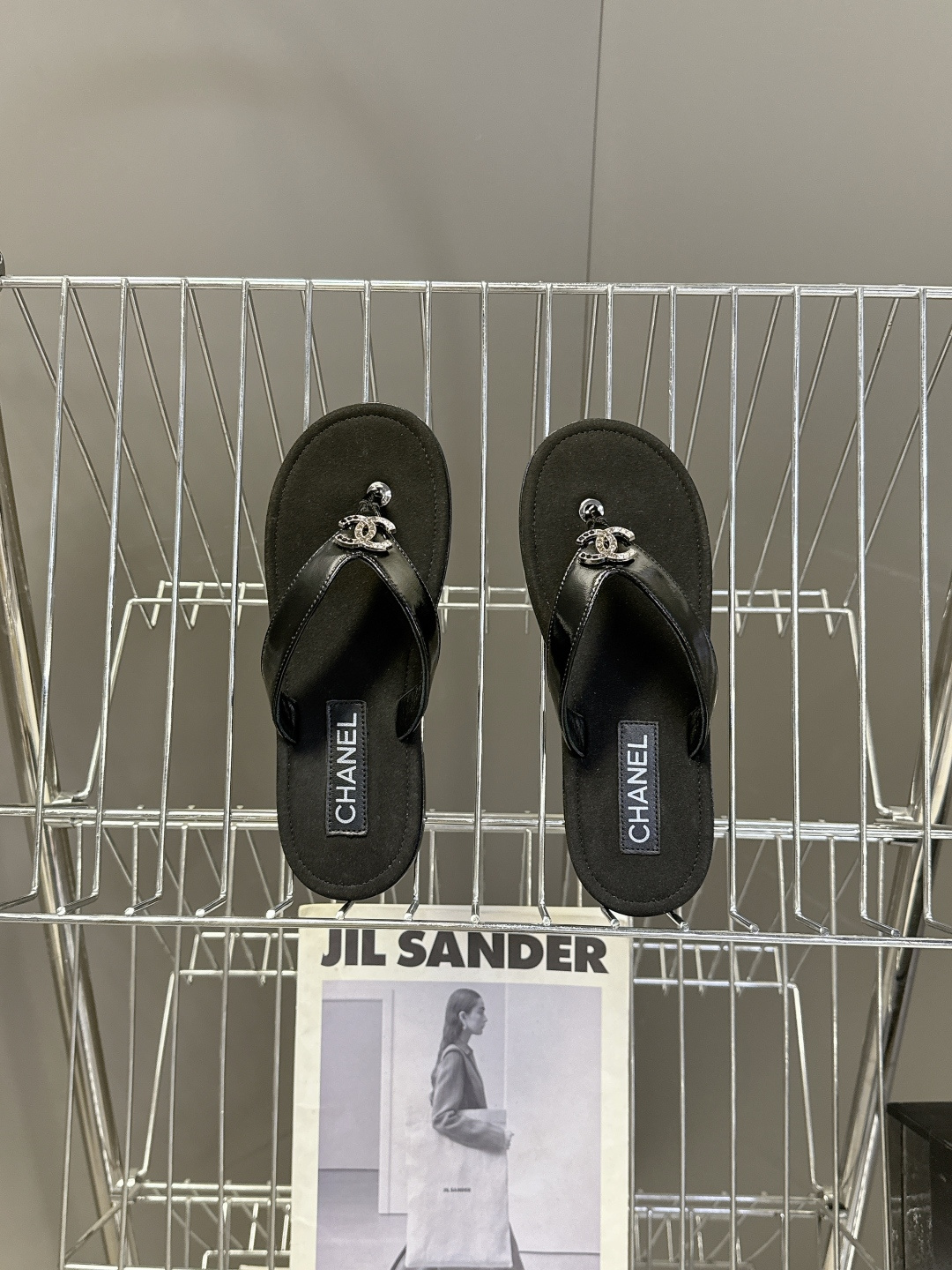 CHANEL香奈儿春夏2026新品 双C人字拖 超多明星时尚博主种草 夏天必备 大爆款‼️已经被它的美貌