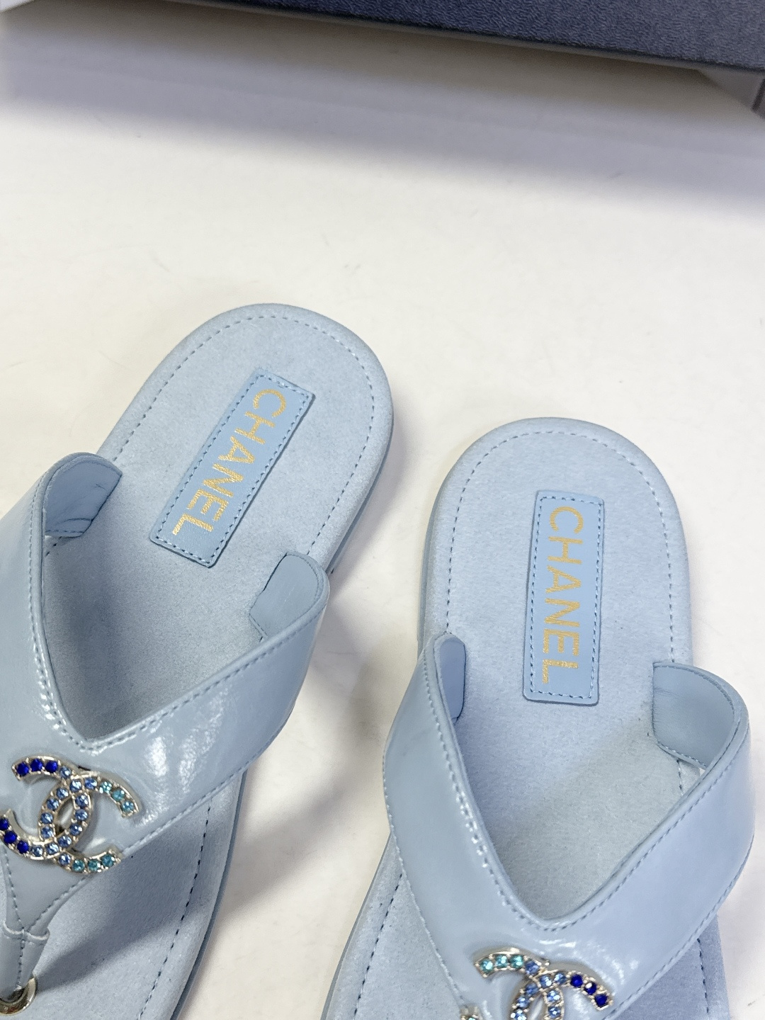 CHANEL香奈儿春夏2026新品 双C人字拖 超多明星时尚博主种草 夏天必备 大爆款‼️已经被它的美貌