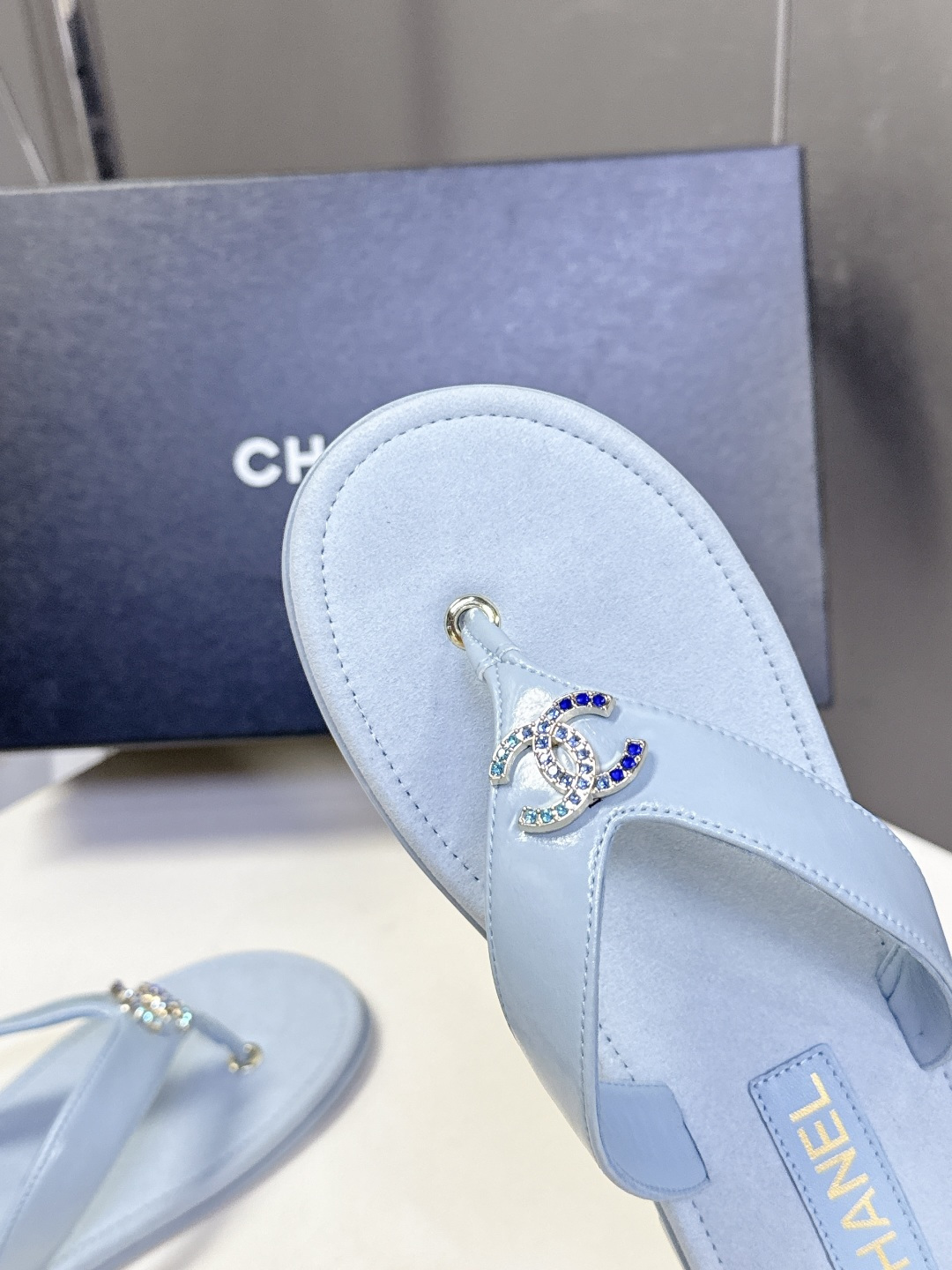 CHANEL香奈儿春夏2026新品 双C人字拖 超多明星时尚博主种草 夏天必备 大爆款‼️已经被它的美貌