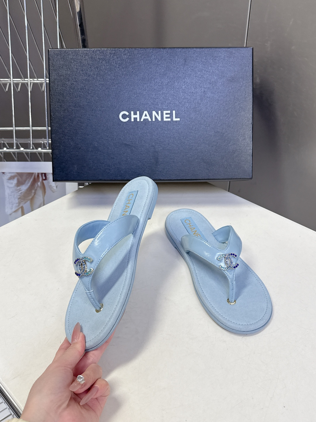 CHANEL香奈儿春夏2026新品 双C人字拖 超多明星时尚博主种草 夏天必备 大爆款‼️已经被它的美貌