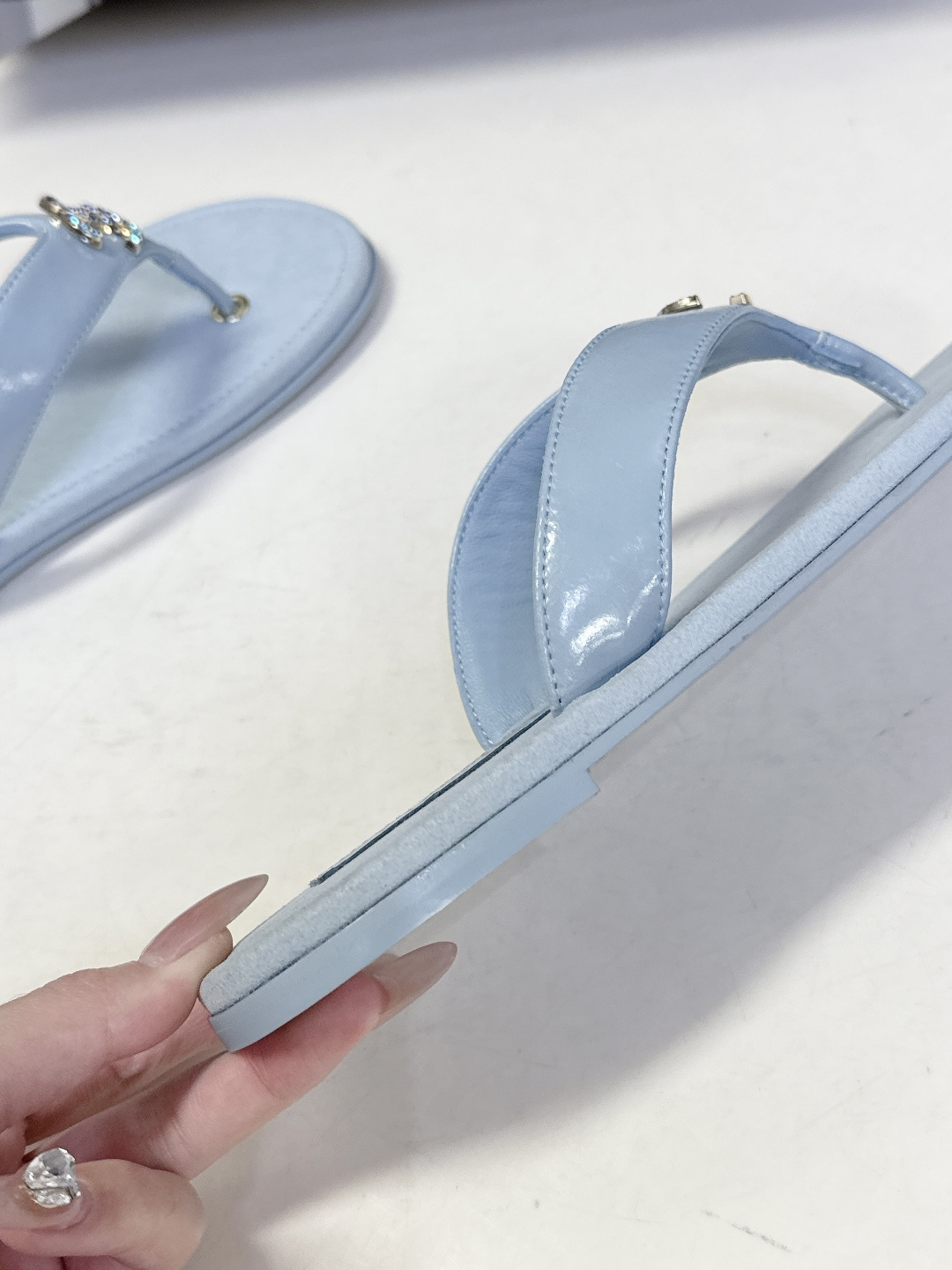 CHANEL香奈儿春夏2026新品 双C人字拖 超多明星时尚博主种草 夏天必备 大爆款‼️已经被它的美貌