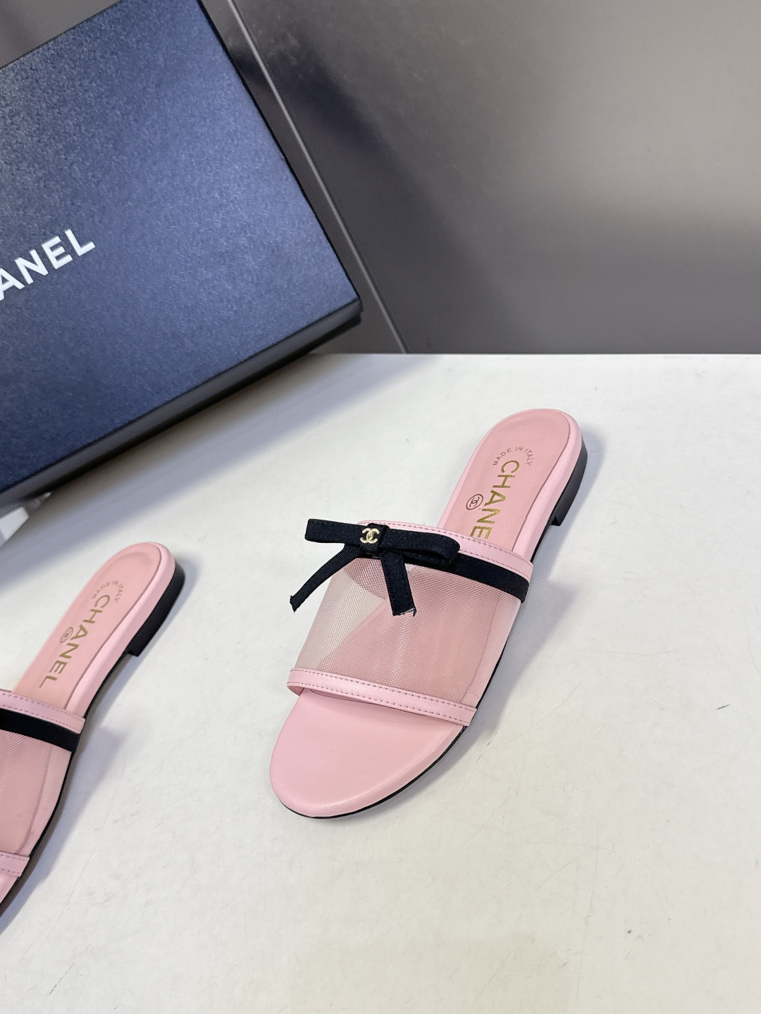 CHANEL香奈儿2026春夏最新款蝴蝶结拖鞋 超多明星时尚博主种草 夏天必备 大爆款‼️已经被它的美貌