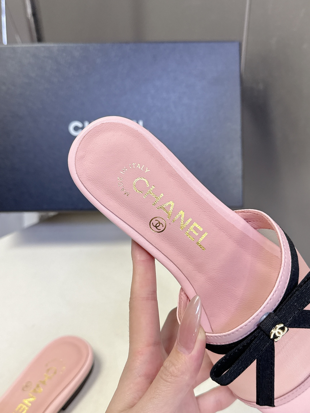 CHANEL香奈儿2026春夏最新款蝴蝶结拖鞋 超多明星时尚博主种草 夏天必备 大爆款‼️已经被它的美貌