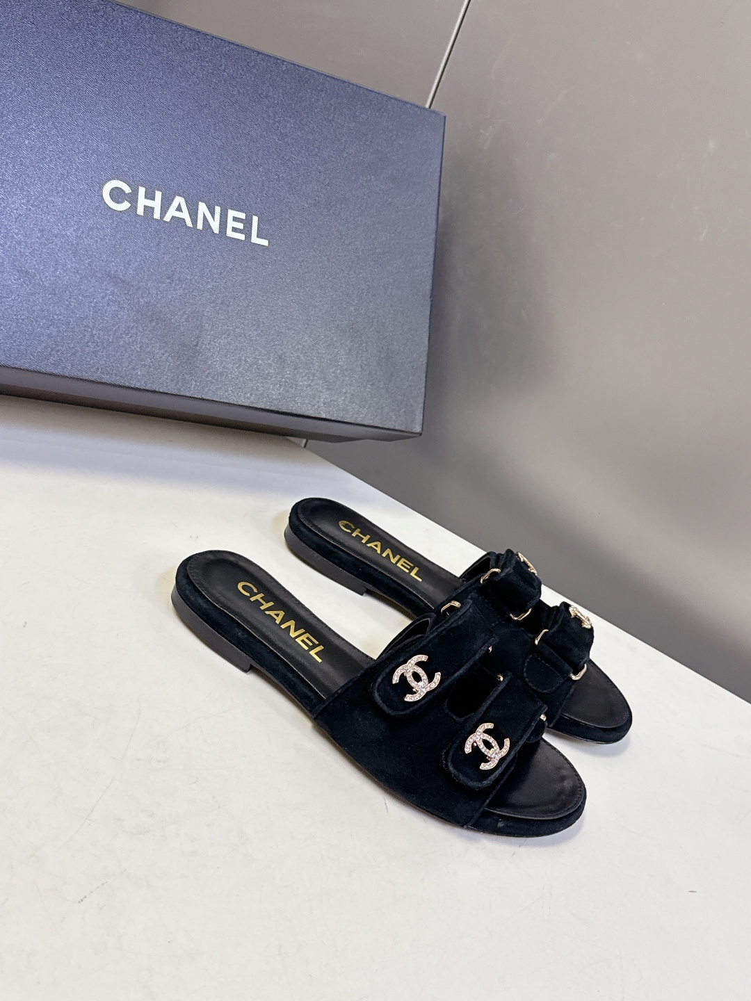 CHANEL香奈儿2026春夏最新款双C拖鞋 超多明星时尚博主种草 夏天必备 大爆款‼️已经被它的美貌折