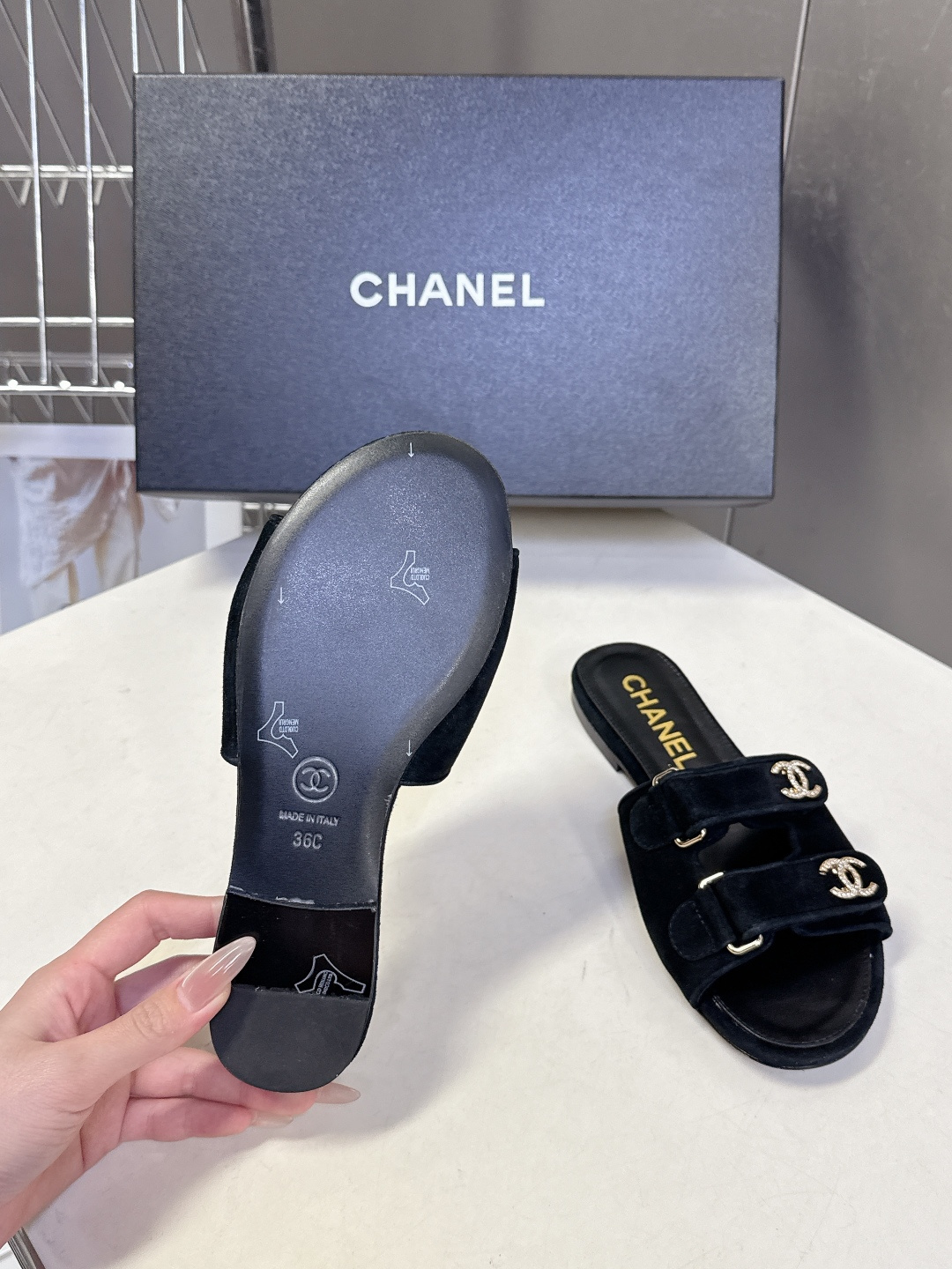 CHANEL香奈儿2026春夏最新款双C拖鞋 超多明星时尚博主种草 夏天必备 大爆款‼️已经被它的美貌折