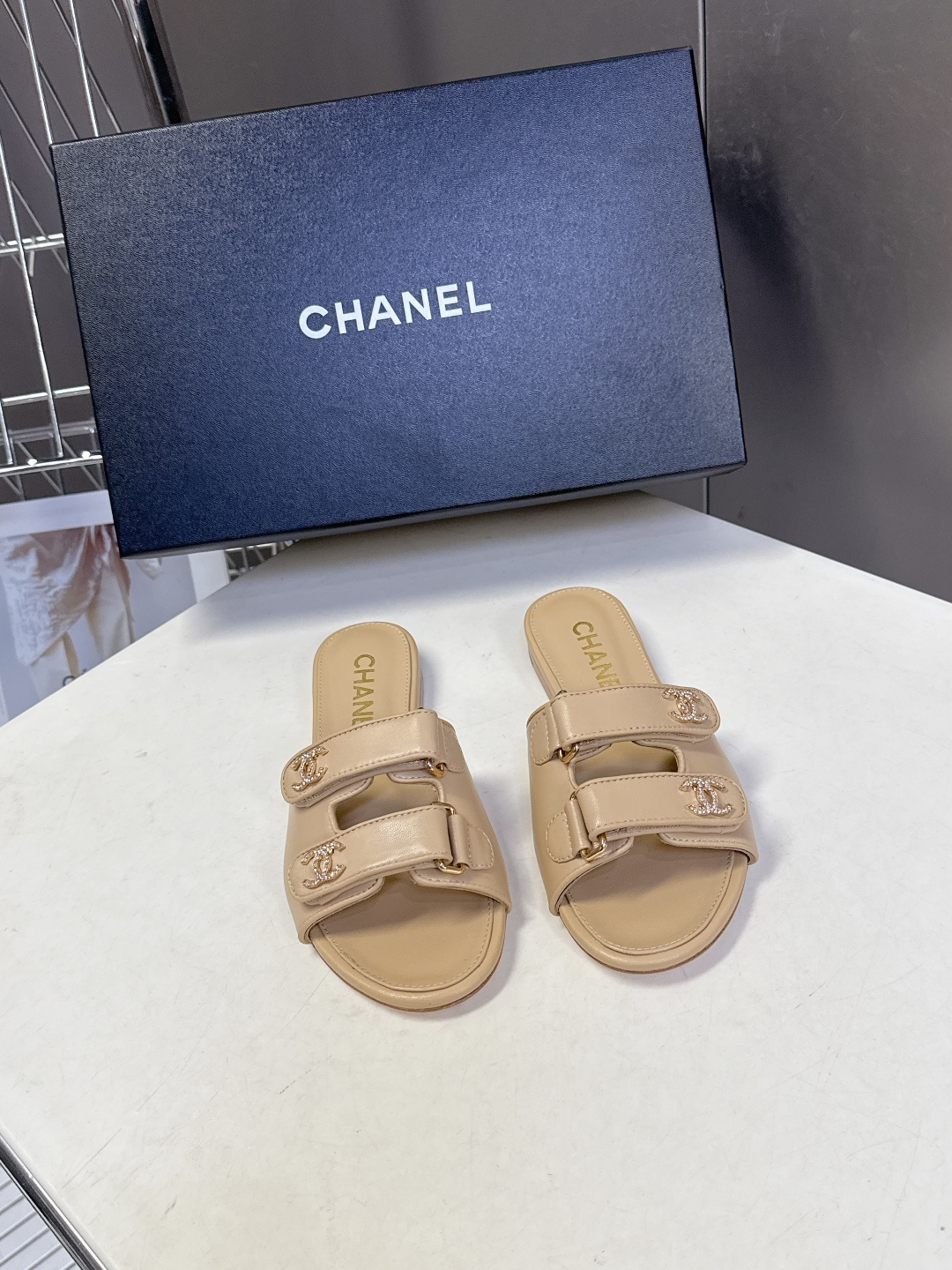 CHANEL香奈儿2026春夏最新款双C拖鞋 超多明星时尚博主种草 夏天必备 大爆款‼️已经被它的美貌折