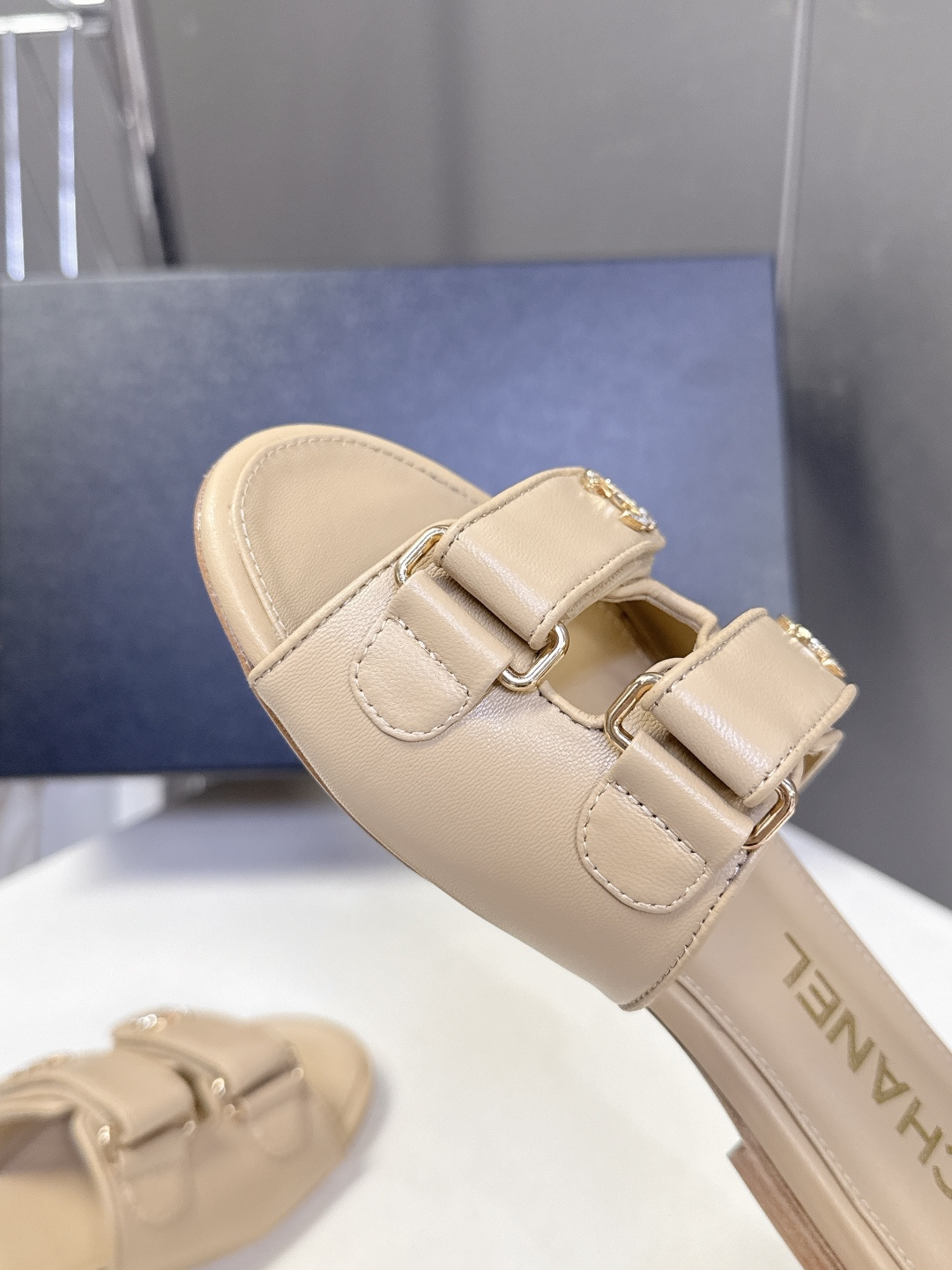 CHANEL香奈儿2026春夏最新款双C拖鞋 超多明星时尚博主种草 夏天必备 大爆款‼️已经被它的美貌折