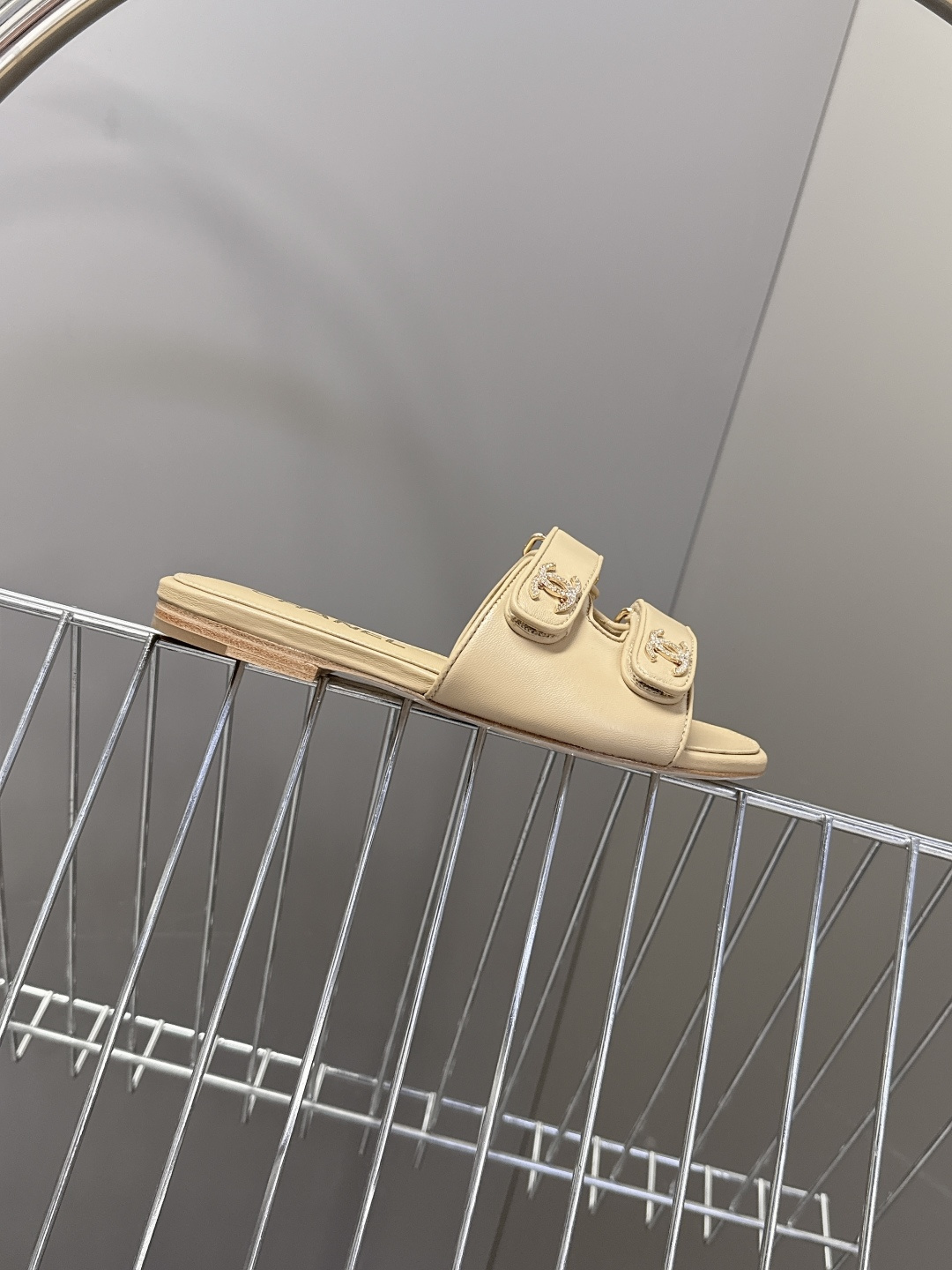 CHANEL香奈儿2026春夏最新款双C拖鞋 超多明星时尚博主种草 夏天必备 大爆款‼️已经被它的美貌折