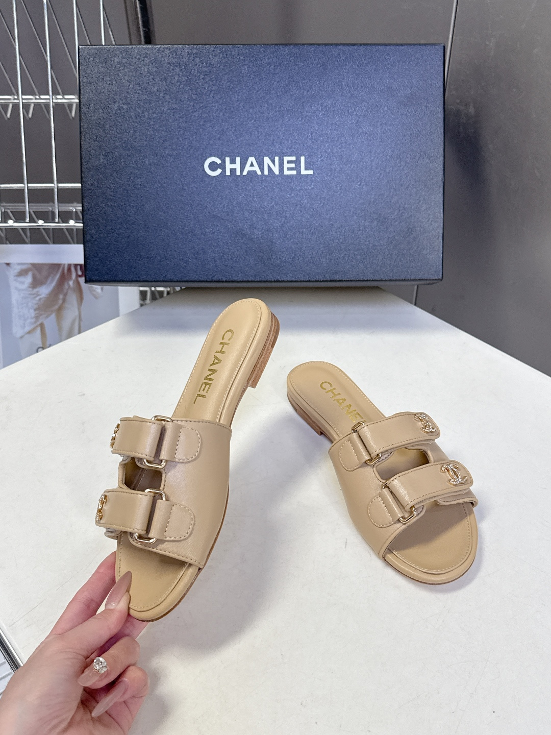 CHANEL香奈儿2026春夏最新款双C拖鞋 超多明星时尚博主种草 夏天必备 大爆款‼️已经被它的美貌折