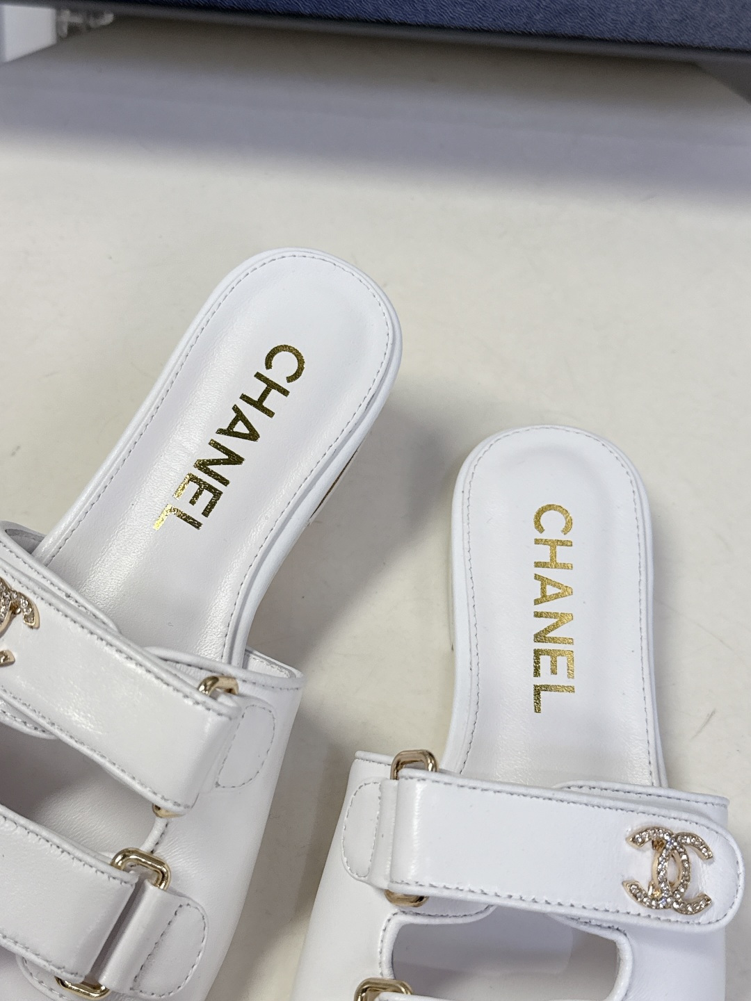 CHANEL香奈儿2026春夏最新款双C拖鞋 超多明星时尚博主种草 夏天必备 大爆款‼️已经被它的美貌折