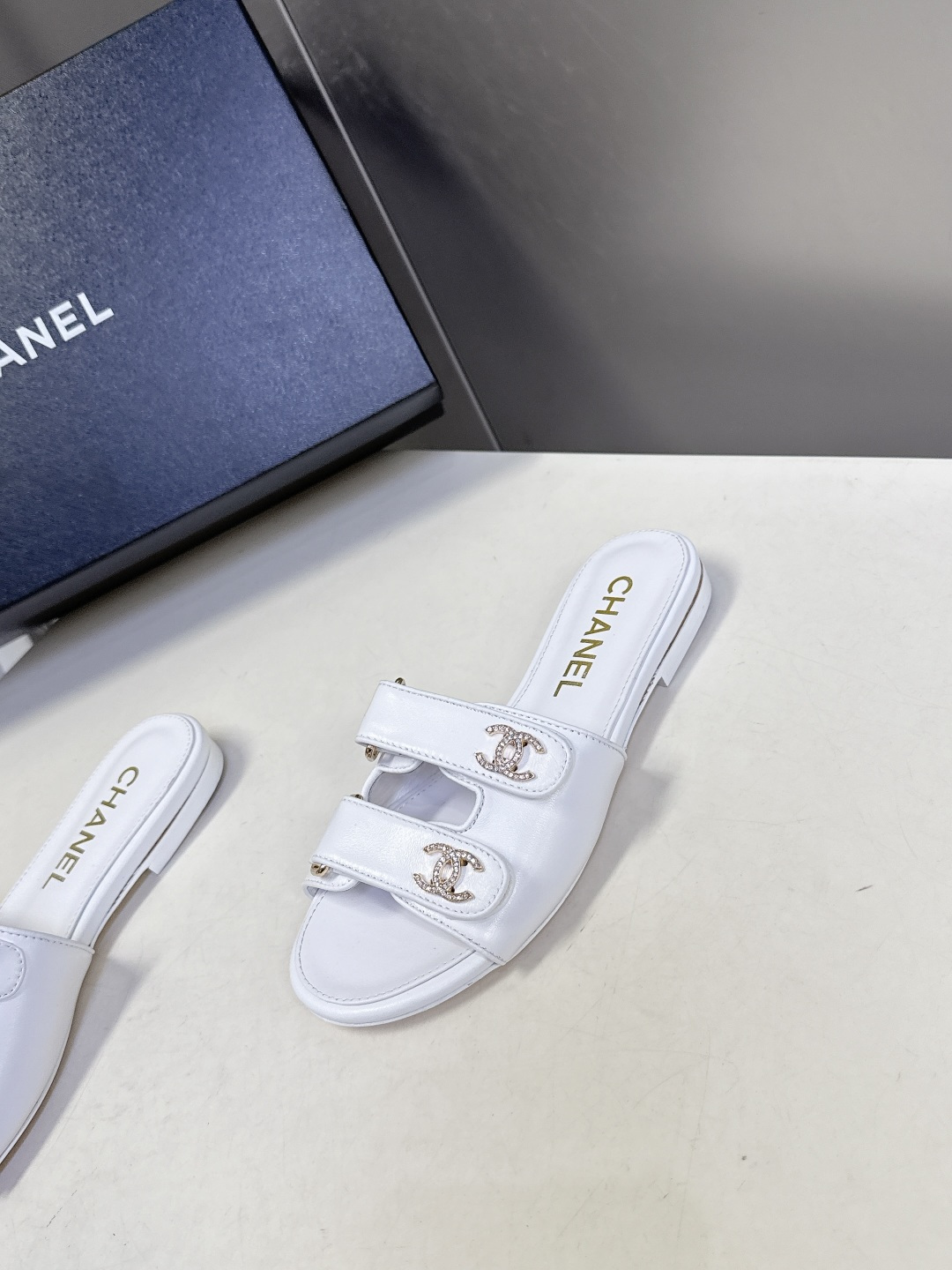 CHANEL香奈儿2026春夏最新款双C拖鞋 超多明星时尚博主种草 夏天必备 大爆款‼️已经被它的美貌折
