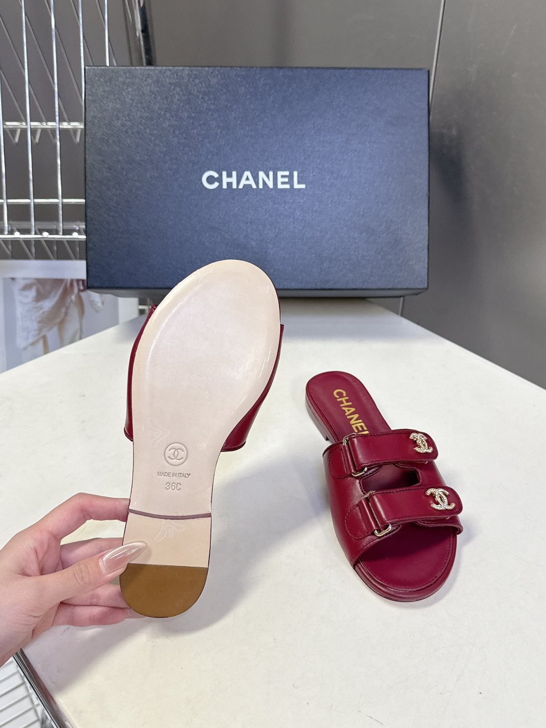 CHANEL香奈儿2026春夏最新款双C拖鞋 超多明星时尚博主种草 夏天必备 大爆款‼️已经被它的美貌折