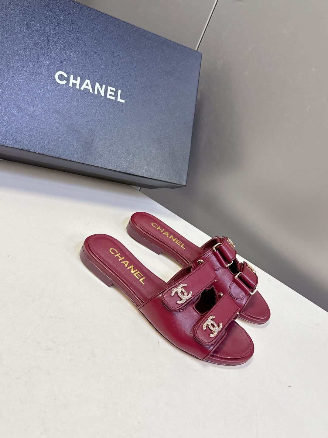 CHANEL香奈儿2026春夏最新款双C拖鞋 超多明星时尚博主种草 夏天必备 大爆款‼️已经被它的美貌折