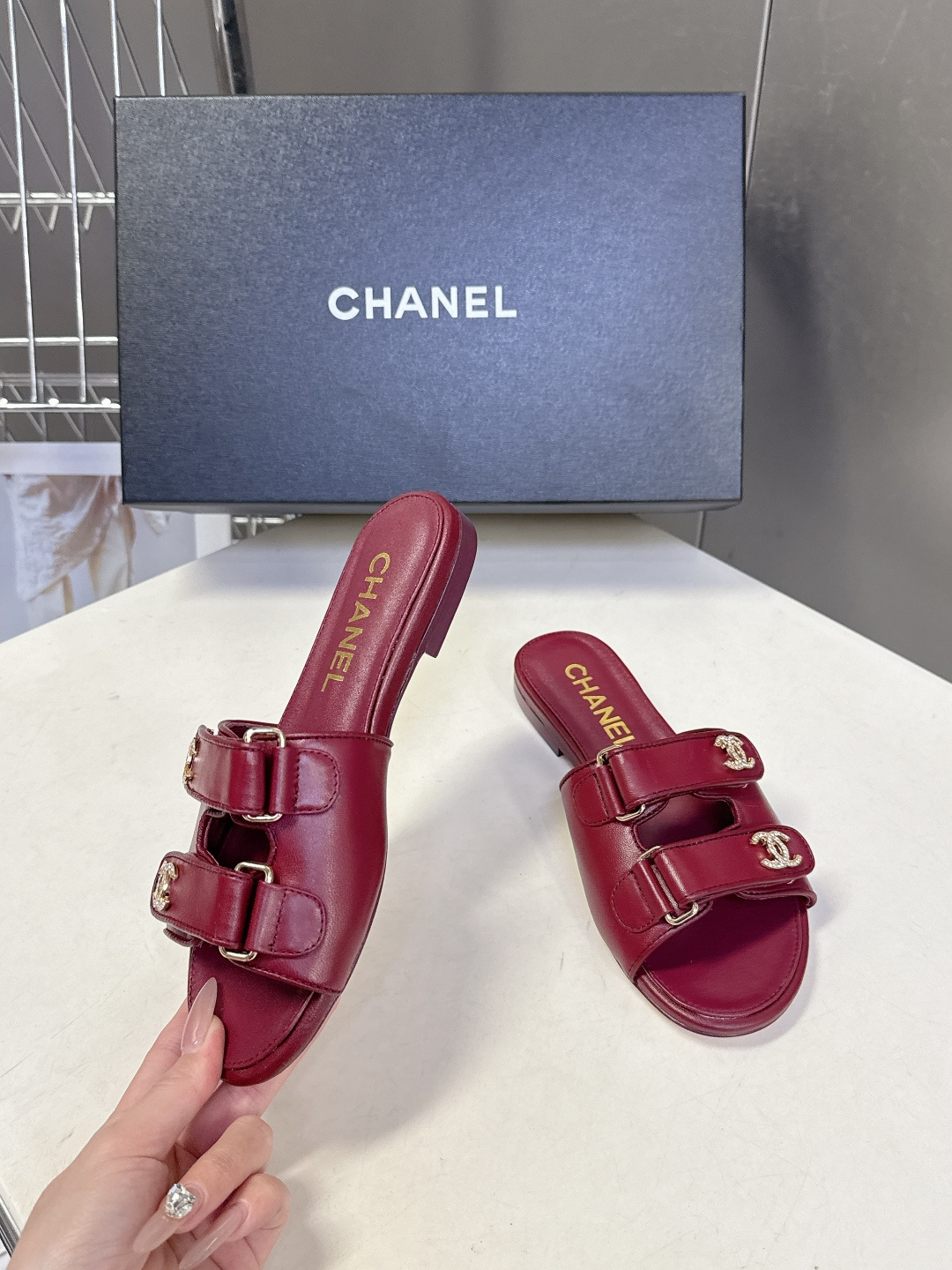 CHANEL香奈儿2026春夏最新款双C拖鞋 超多明星时尚博主种草 夏天必备 大爆款‼️已经被它的美貌折