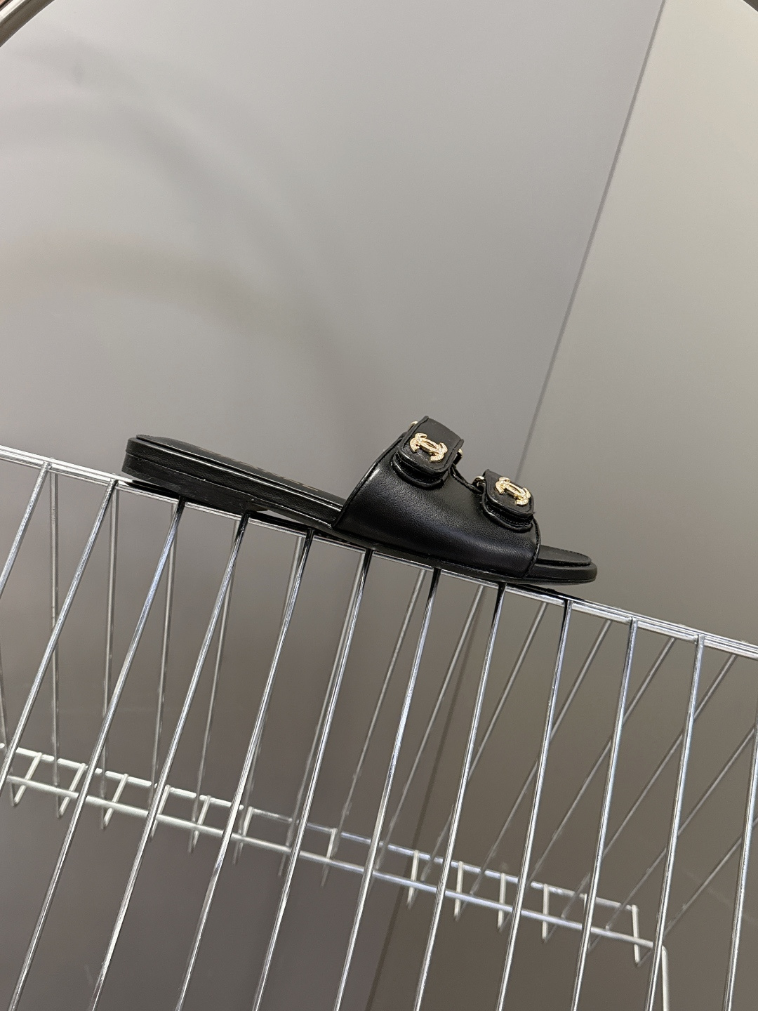 CHANEL香奈儿2026春夏最新款双C拖鞋 超多明星时尚博主种草 夏天必备 大爆款‼️已经被它的美貌折