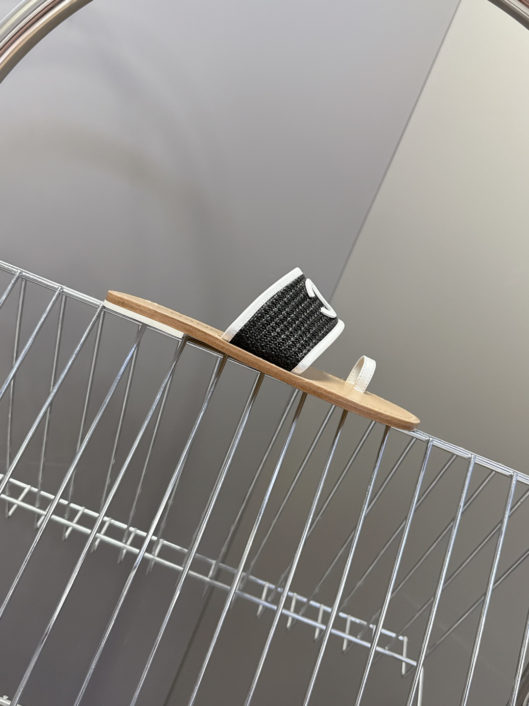 CHANEL香奈儿2026春夏最新款双C拖鞋 超多明星时尚博主种草 夏天必备 大爆款‼️已经被它的美貌折