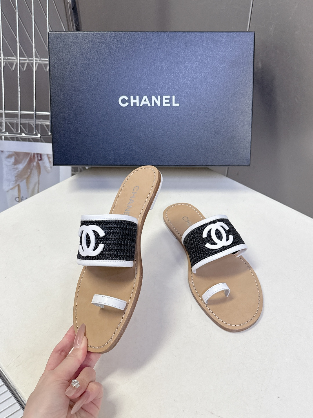 CHANEL香奈儿2026春夏最新款双C拖鞋 超多明星时尚博主种草 夏天必备 大爆款‼️已经被它的美貌折