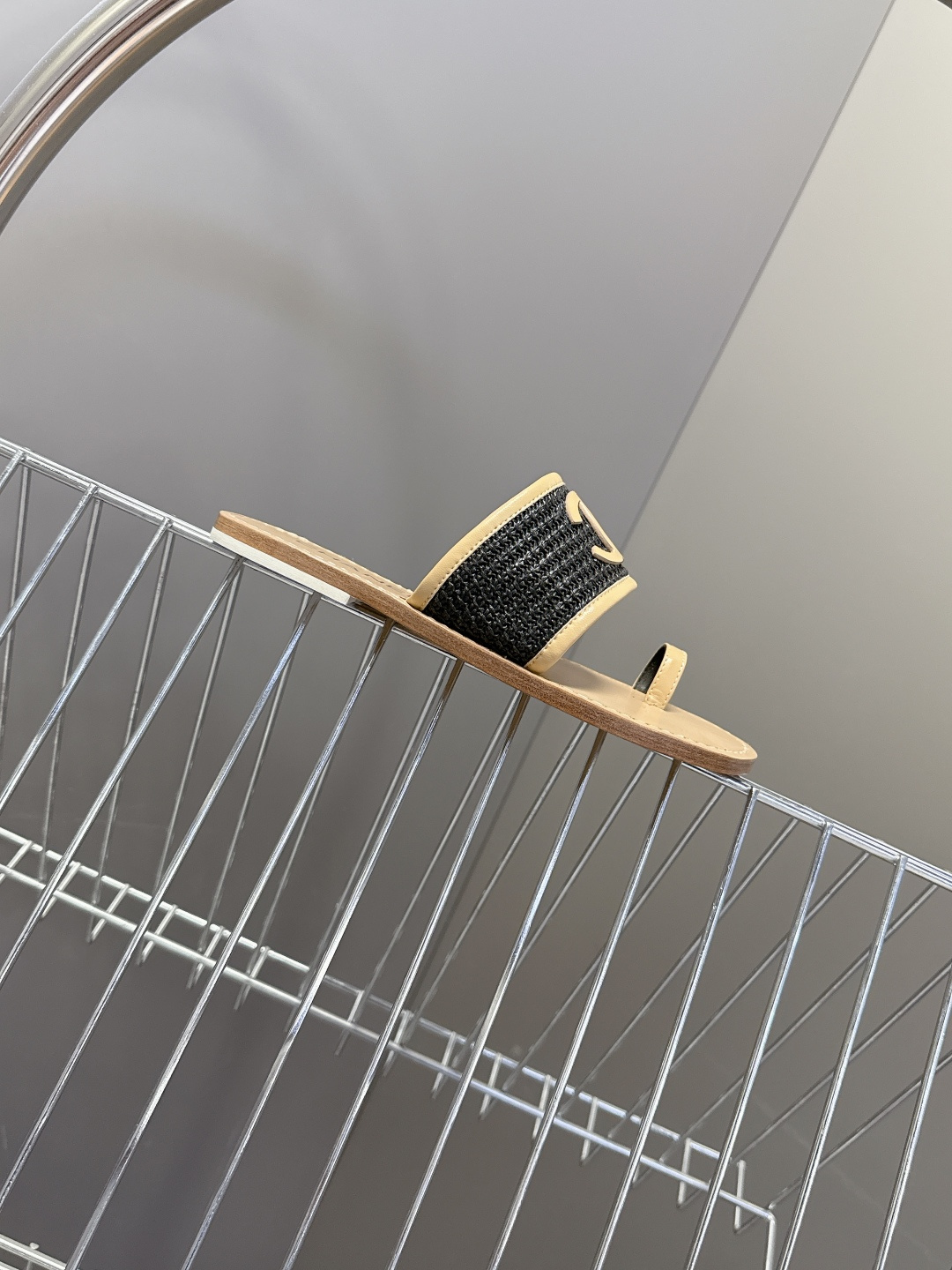 CHANEL香奈儿2026春夏最新款双C拖鞋 超多明星时尚博主种草 夏天必备 大爆款‼️已经被它的美貌折