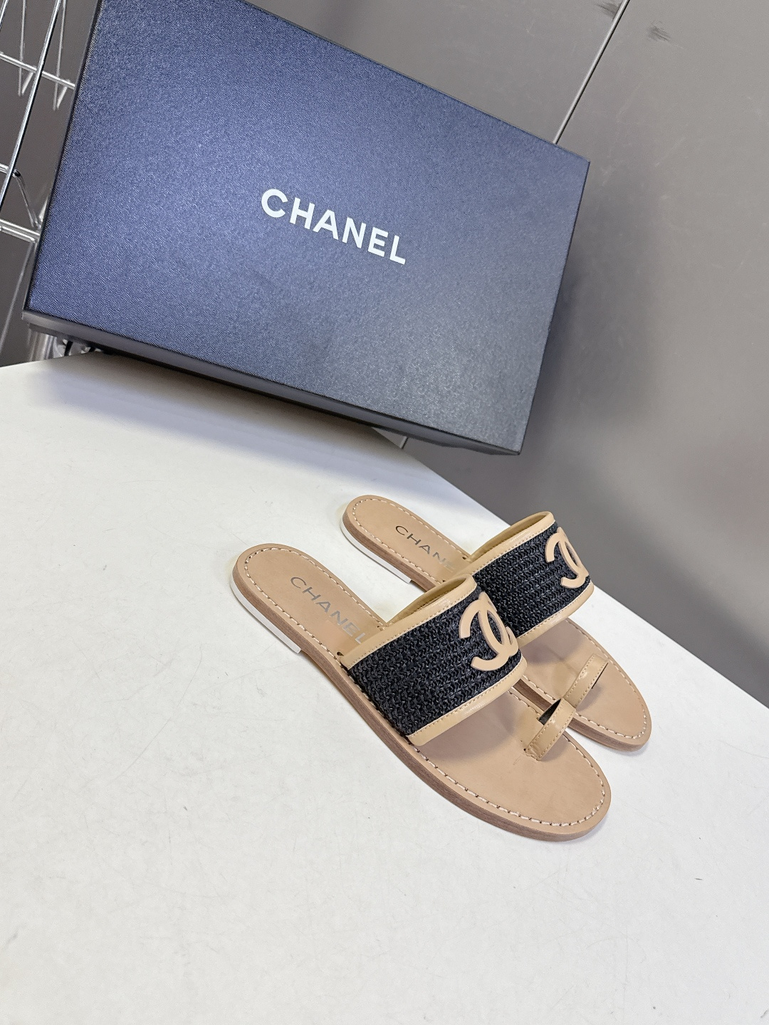 CHANEL香奈儿2026春夏最新款双C拖鞋 超多明星时尚博主种草 夏天必备 大爆款‼️已经被它的美貌折