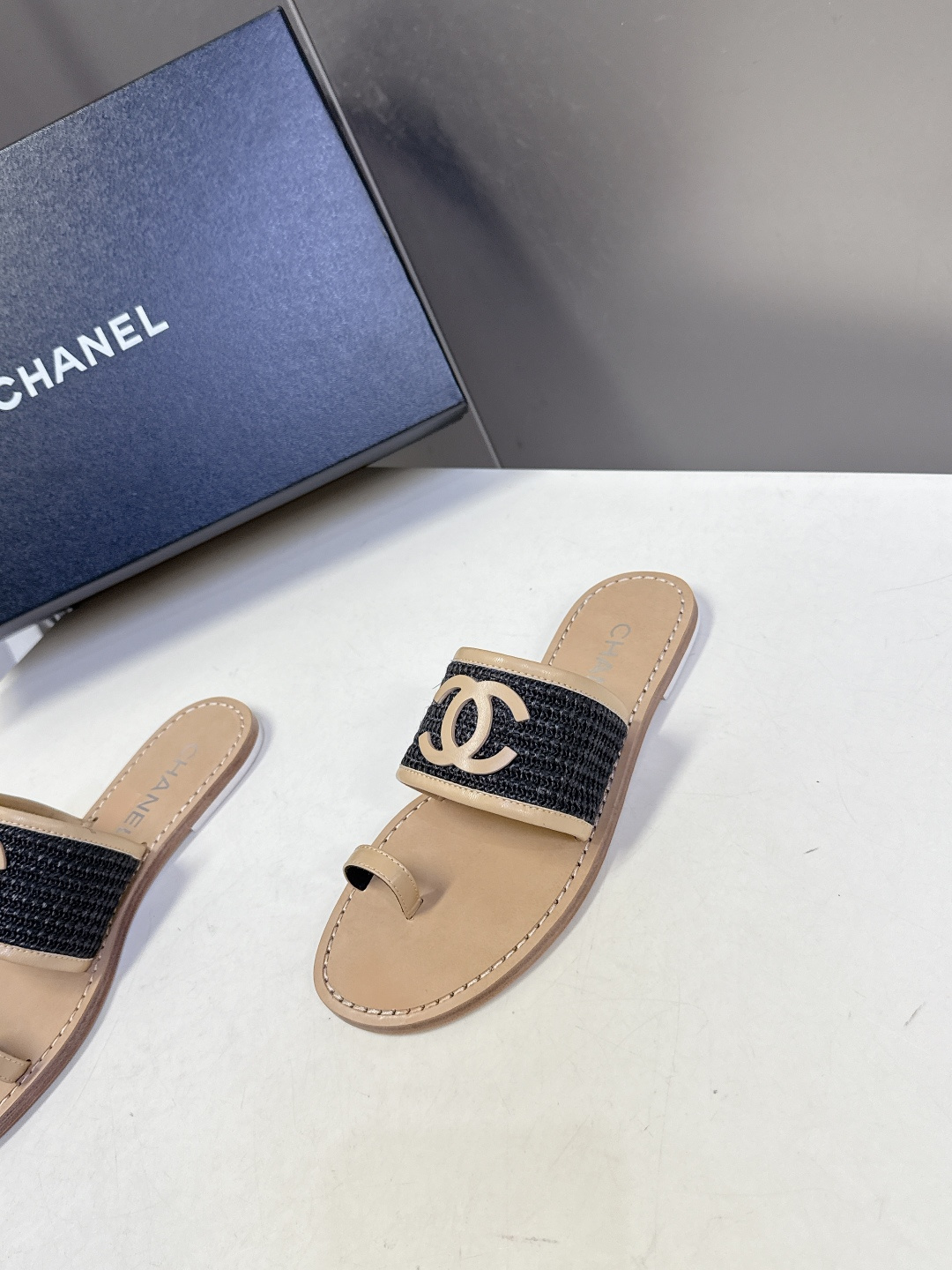 CHANEL香奈儿2026春夏最新款双C拖鞋 超多明星时尚博主种草 夏天必备 大爆款‼️已经被它的美貌折