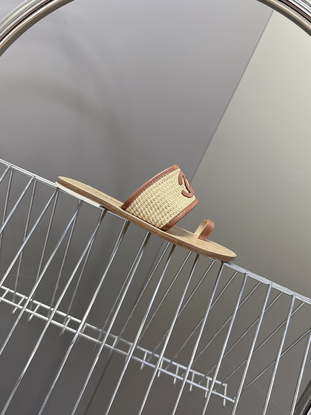 CHANEL香奈儿2026春夏最新款双C拖鞋 超多明星时尚博主种草 夏天必备 大爆款‼️已经被它的美貌折