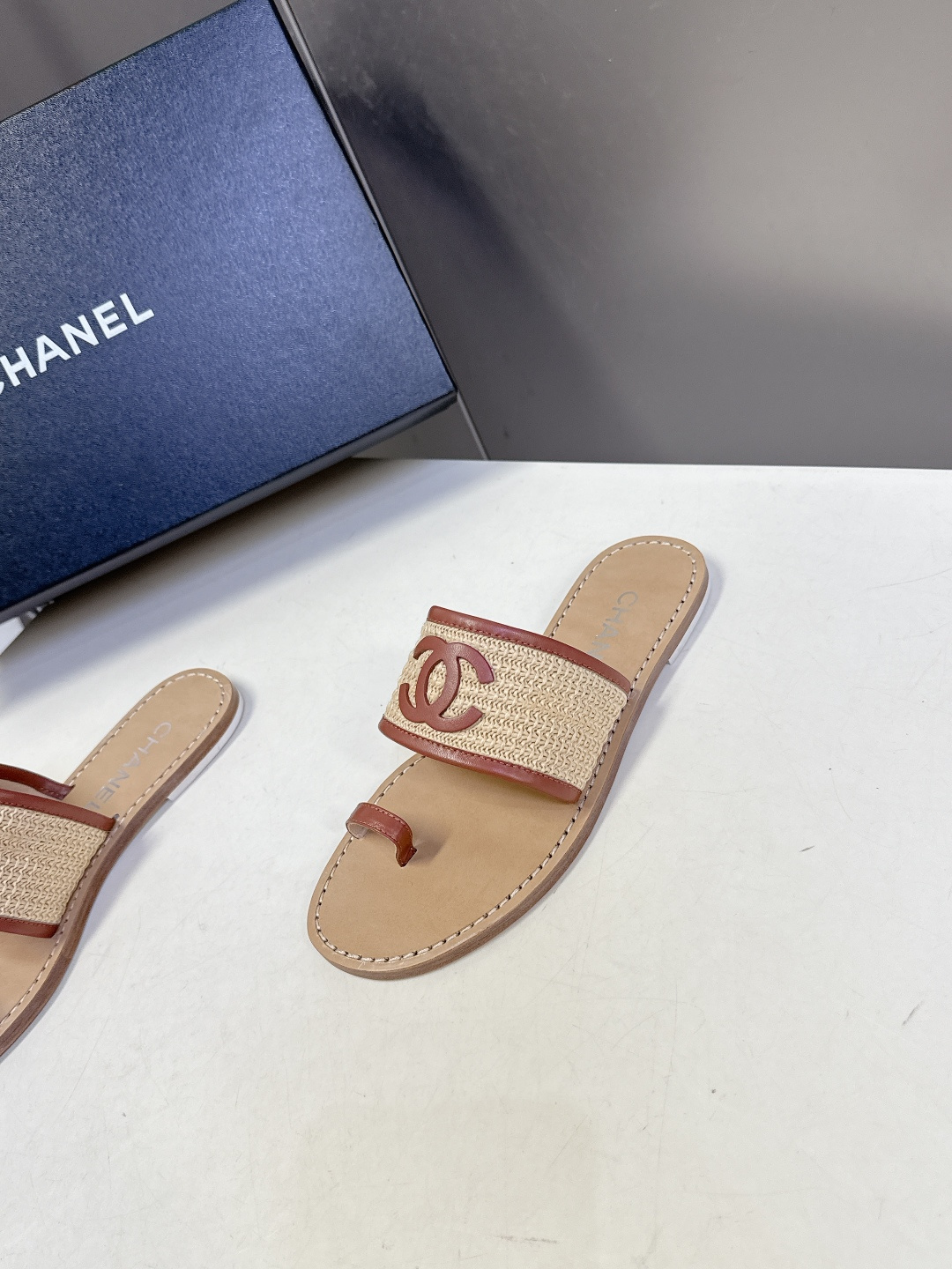 CHANEL香奈儿2026春夏最新款双C拖鞋 超多明星时尚博主种草 夏天必备 大爆款‼️已经被它的美貌折