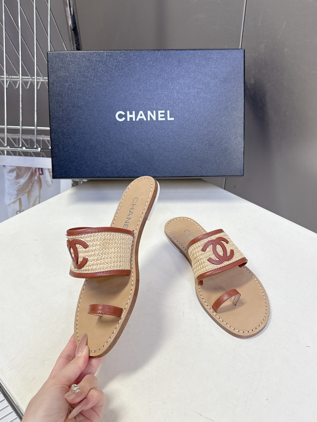 CHANEL香奈儿2026春夏最新款双C拖鞋 超多明星时尚博主种草 夏天必备 大爆款‼️已经被它的美貌折